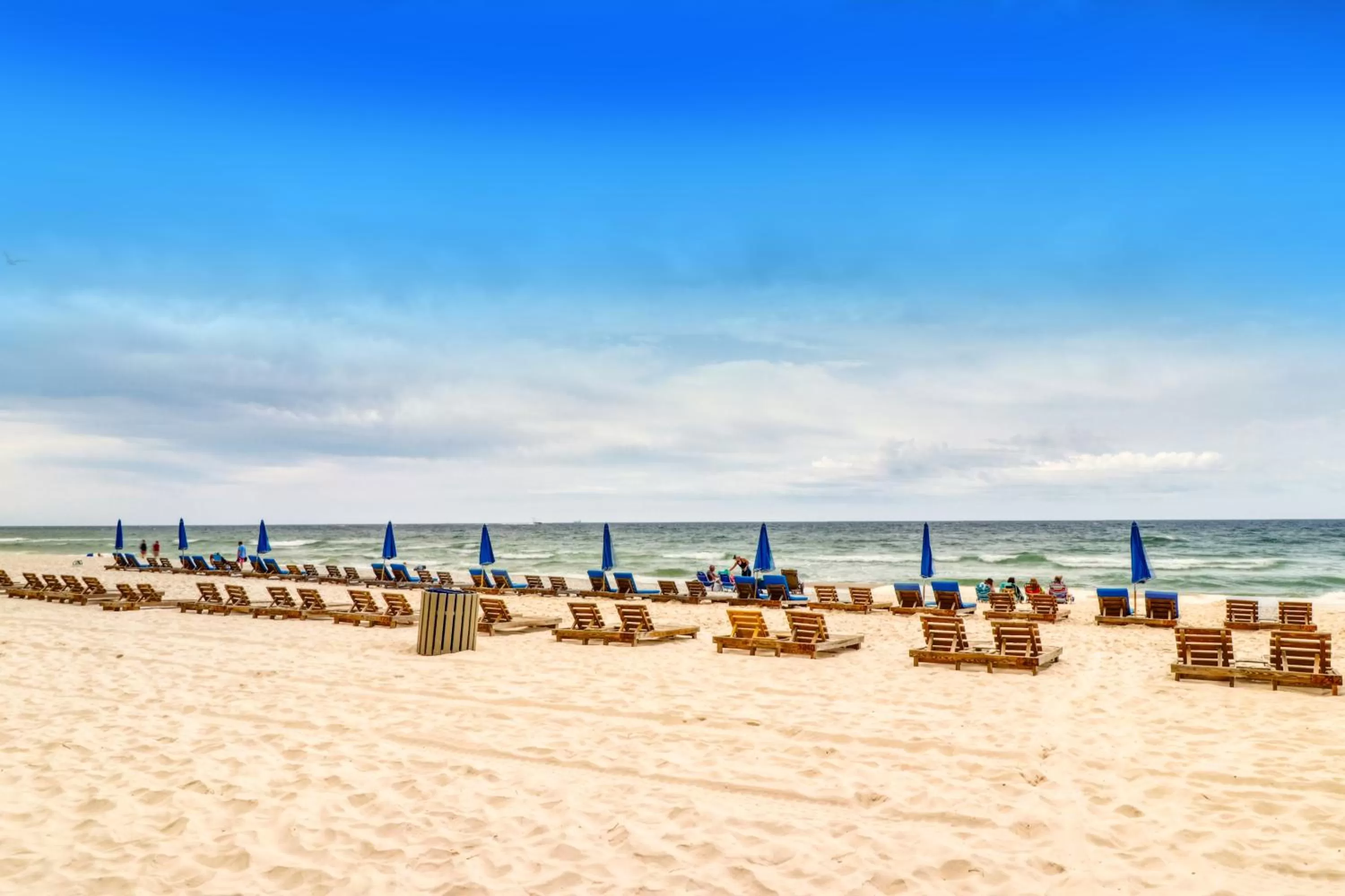 Beach in Twin Palms 603