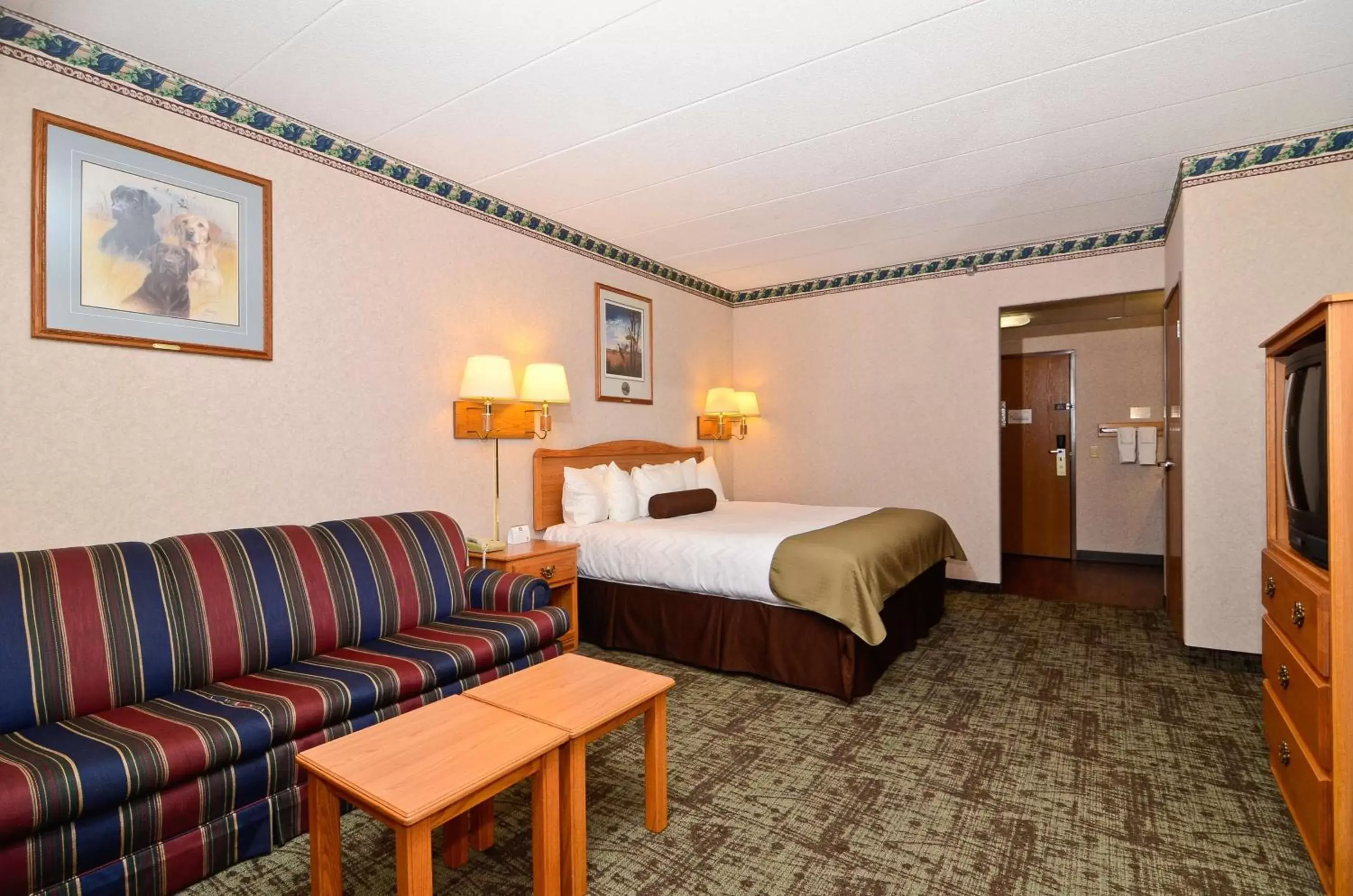 Photo of the whole room in Best Western Northwoods Lodge