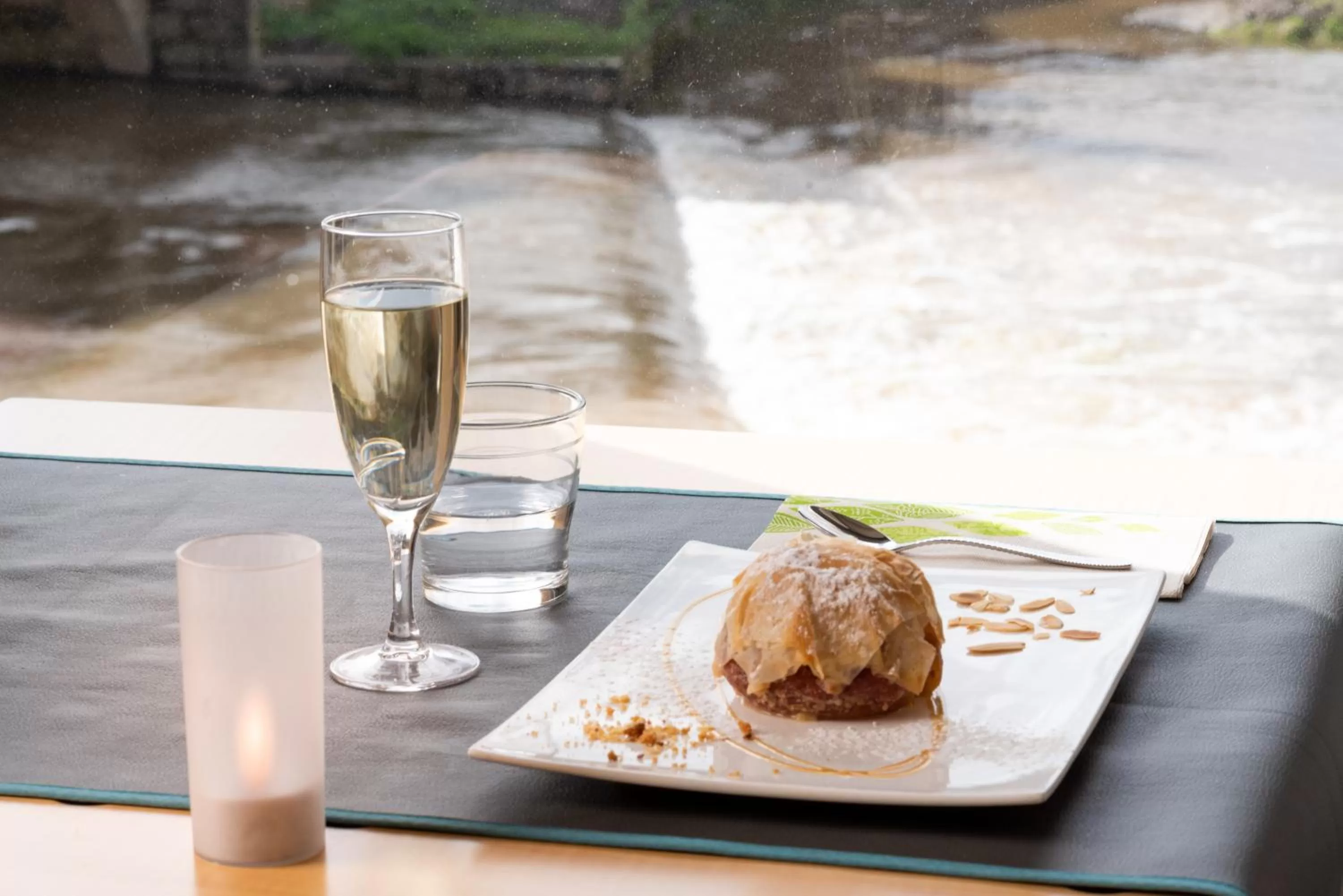 Restaurant/places to eat in Best Western Le Moulin de Ducey