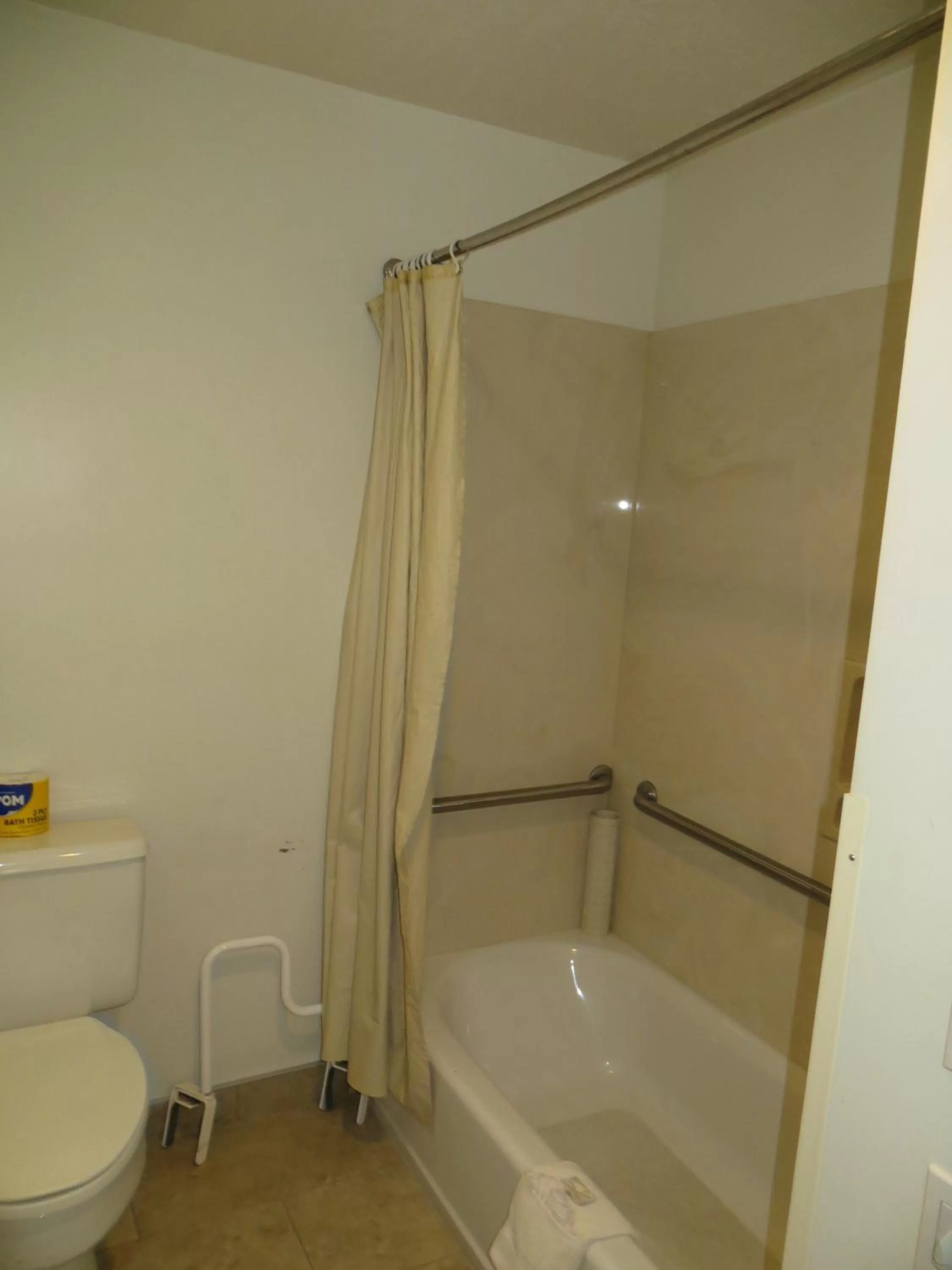 Bathroom in Four Corners Inn