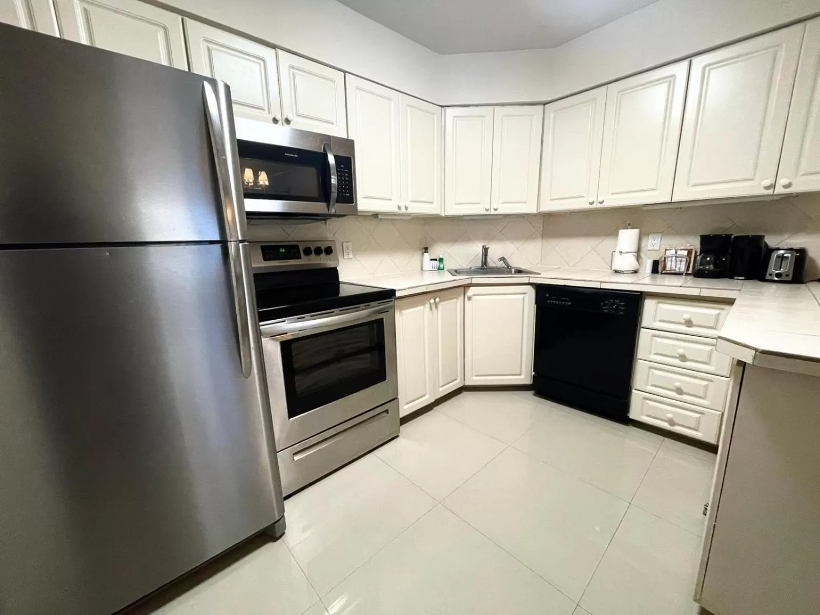 Kitchen or kitchenette, Kitchen/Kitchenette in The Alexander Beach Residences