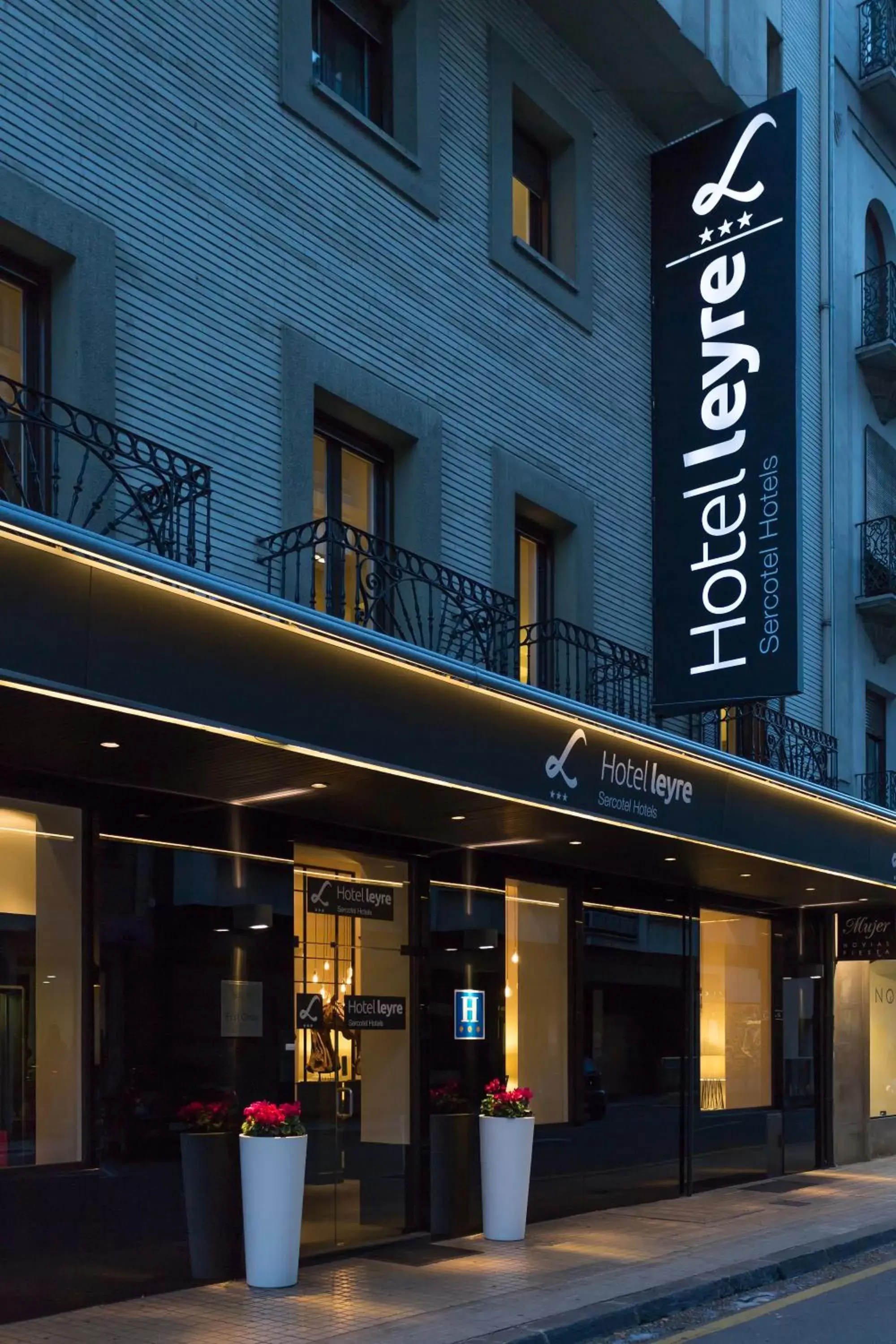 Facade/entrance in Habitus Hotel Leyre Facade/entrance in Habitus Hotel Leyre