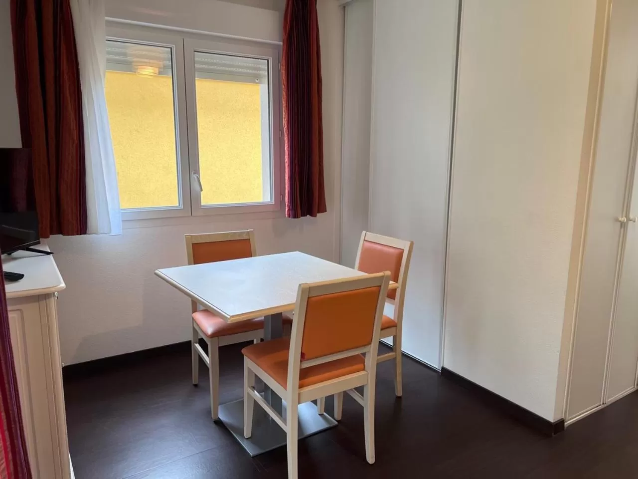 Dining Area in Les bords de l'Aveyron
