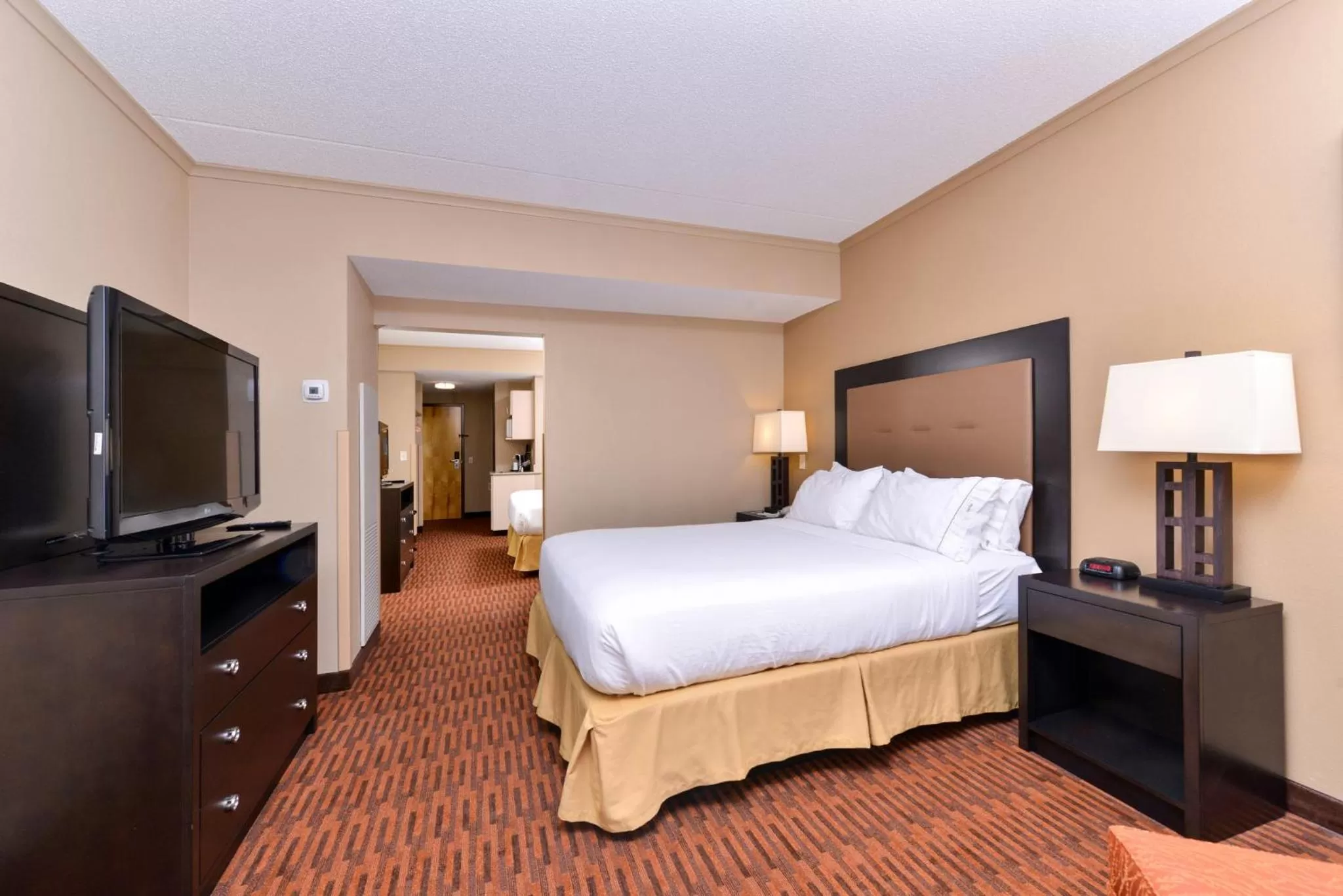 Photo of the whole room, Bed in Holiday Inn Express Breezewood by IHG
