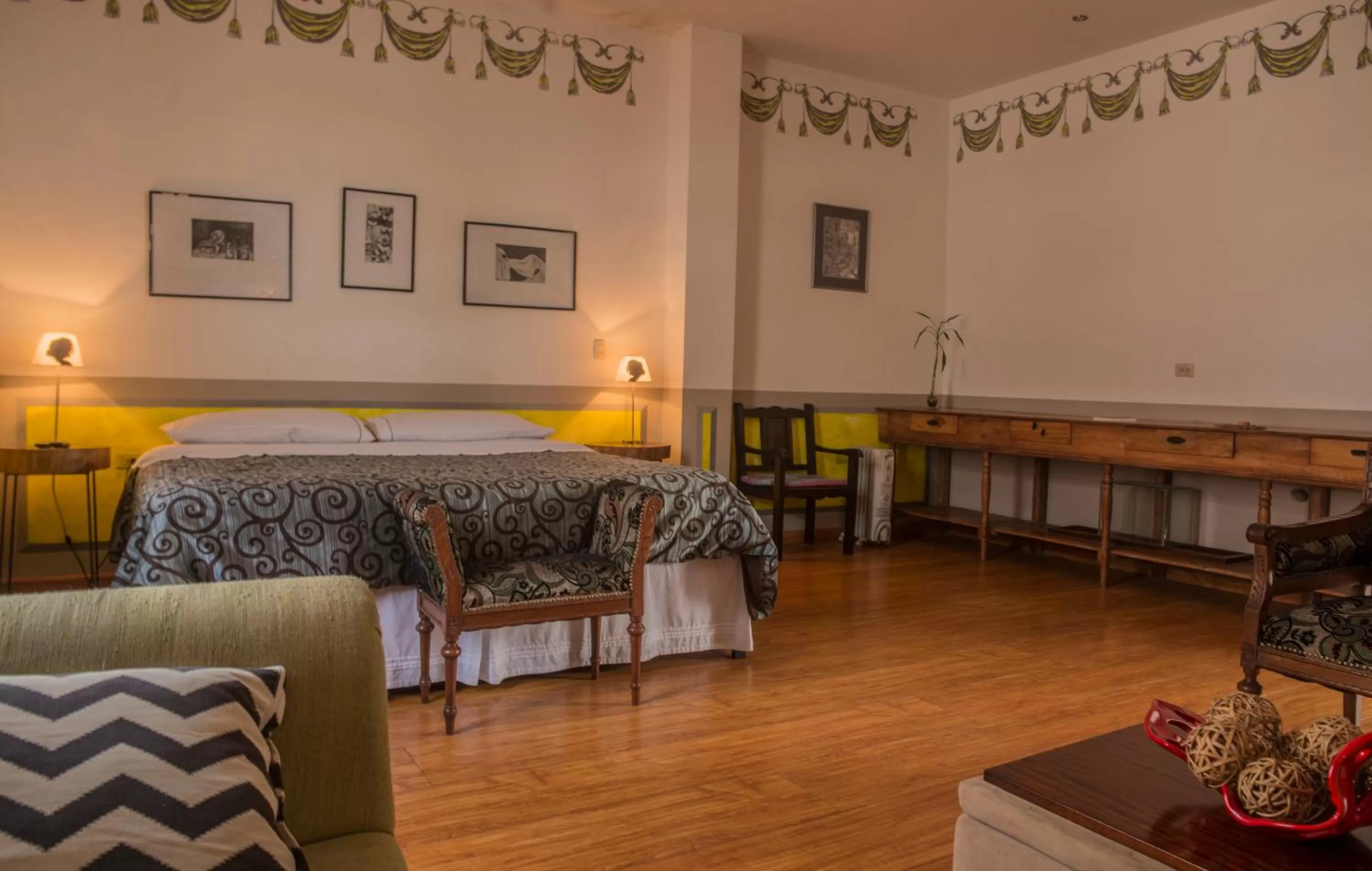 Photo of the whole room, Bed in La Casa de Manuel Hotel-Boutique