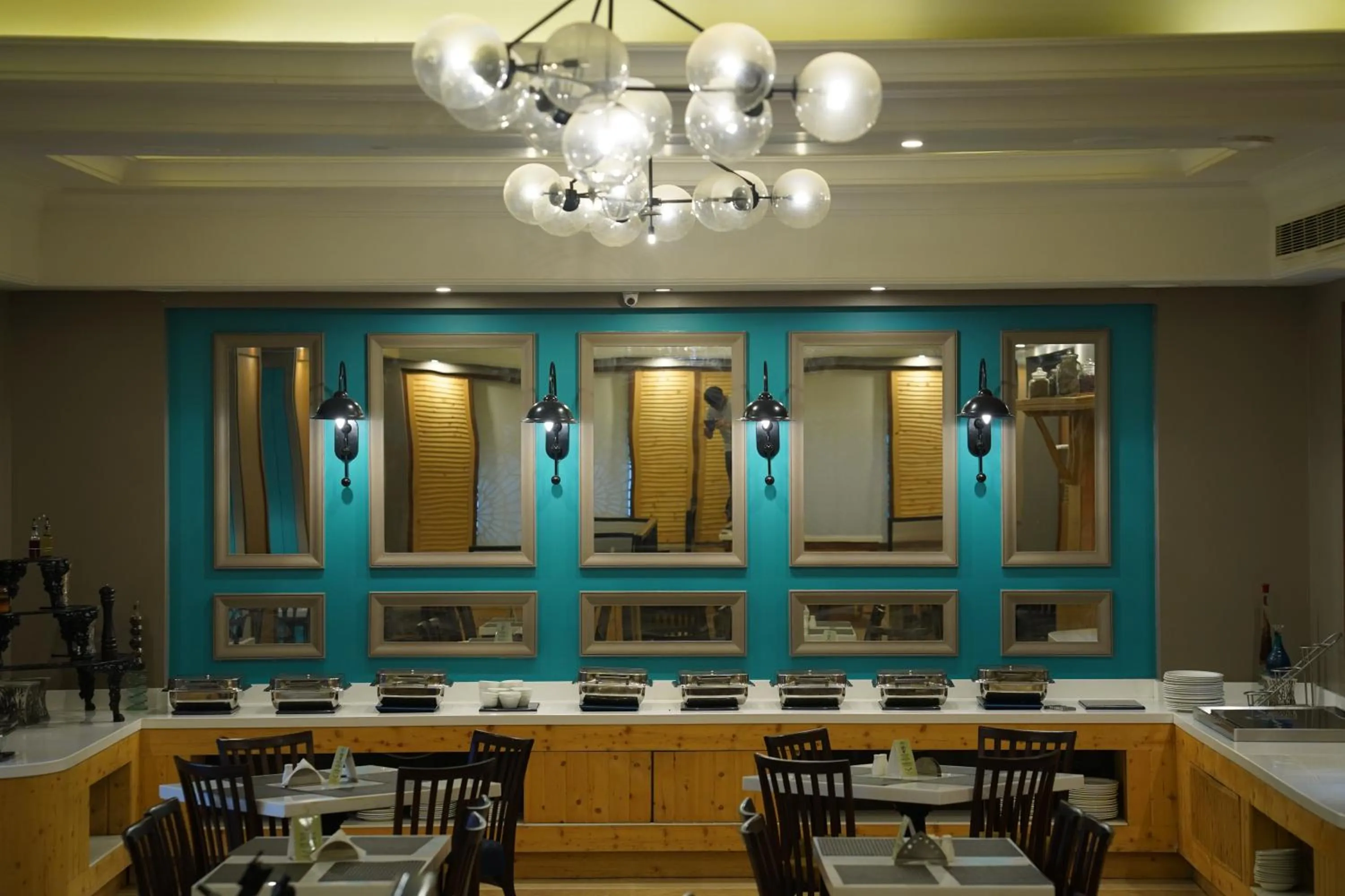 Restaurant/places to eat in Park Plaza Jodhpur