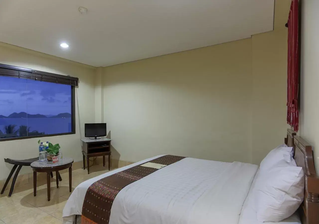 Sea view, Bed in The Jayakarta Suites Komodo Flores