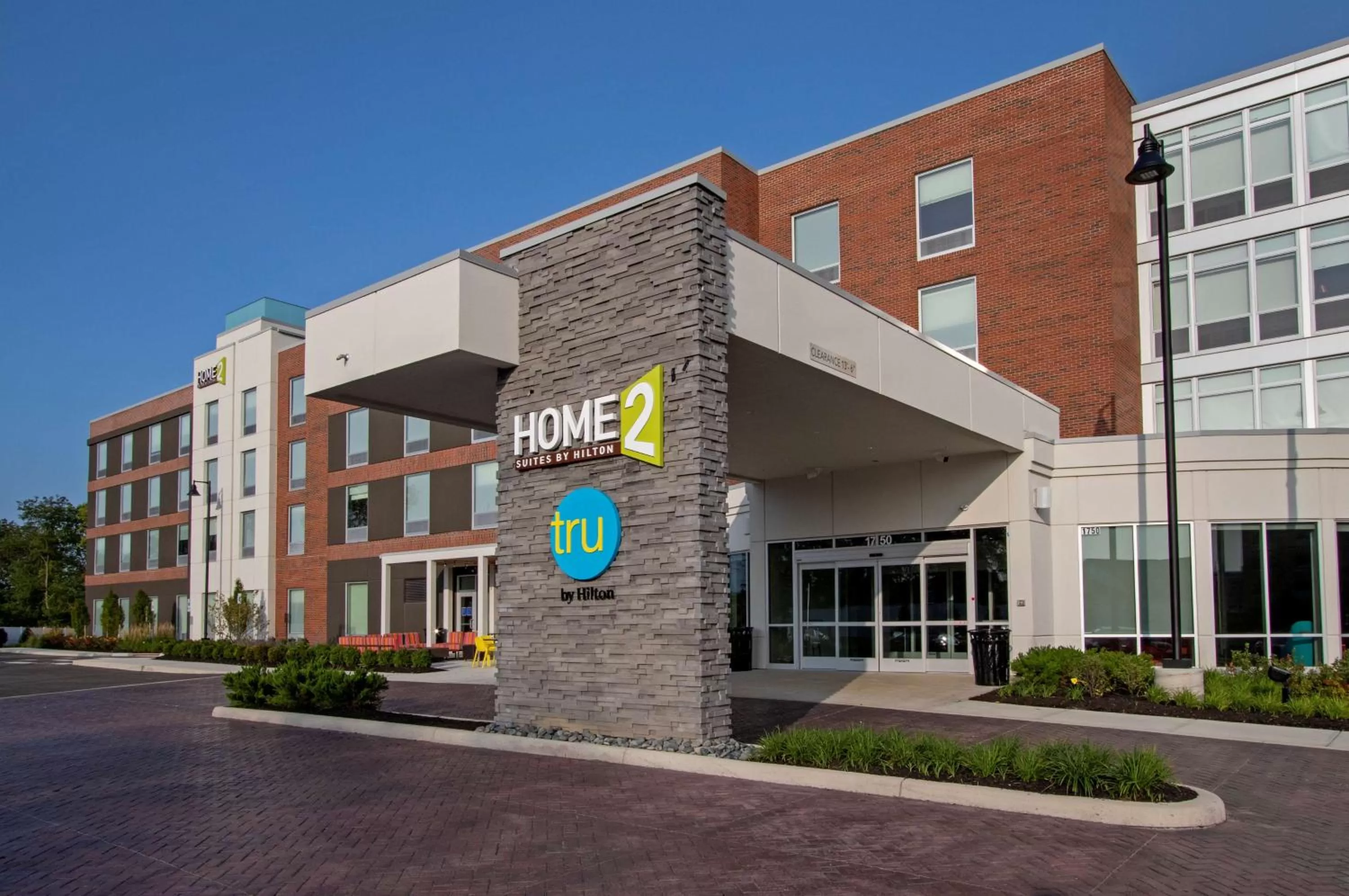 Property building in Tru By Hilton Grove City Columbus