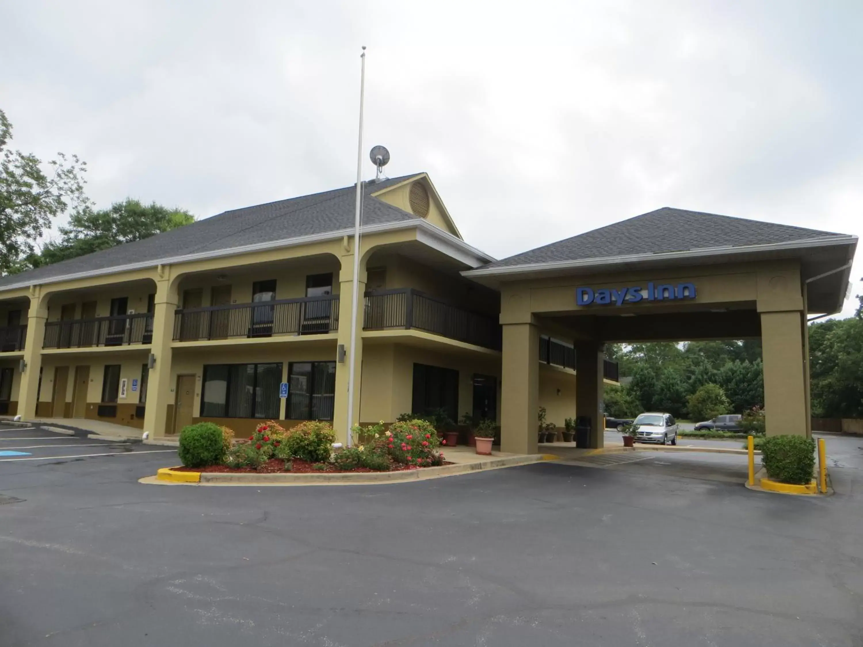 Property Building in Days Inn by Wyndham Elberton