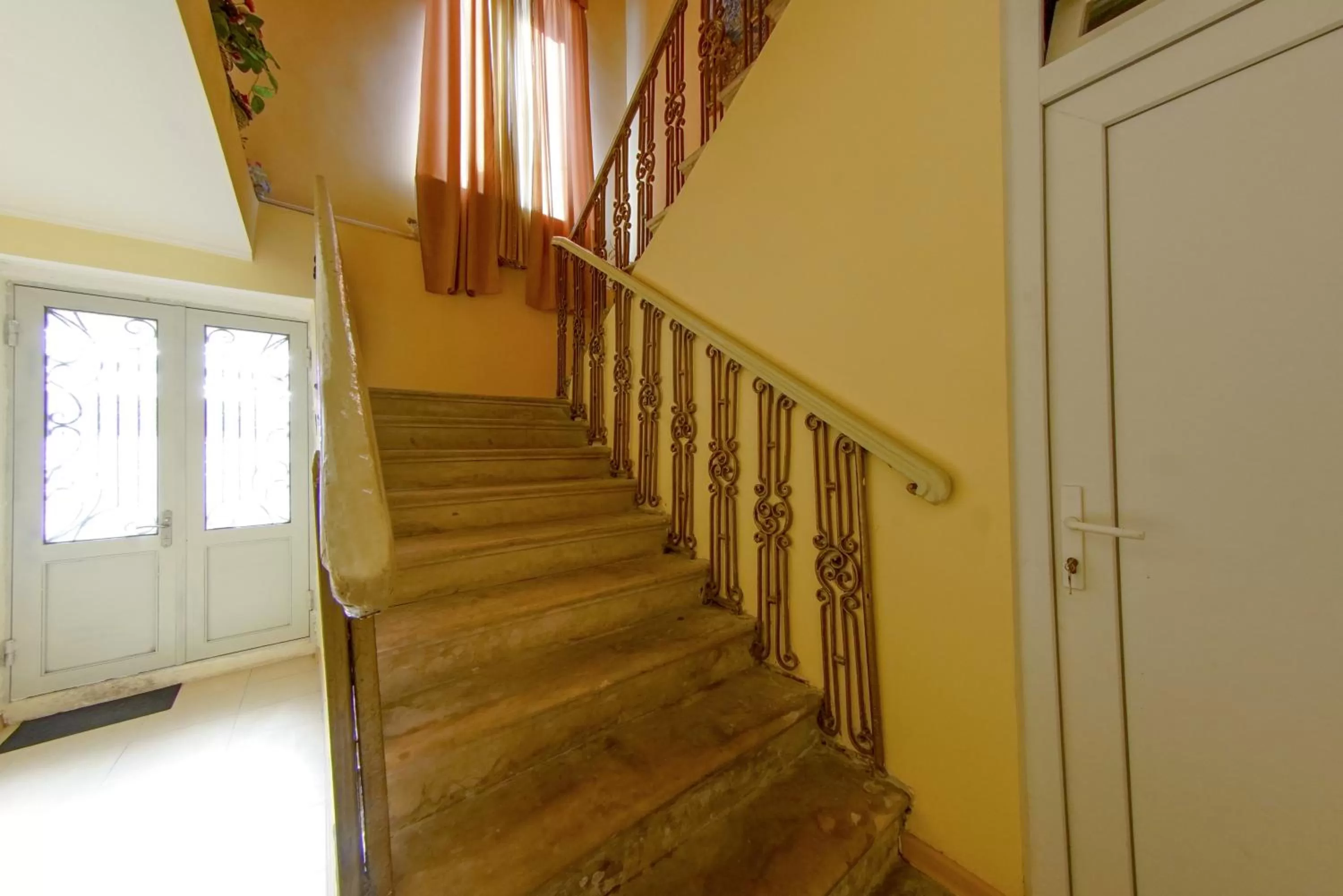 Facade/entrance in House 1899