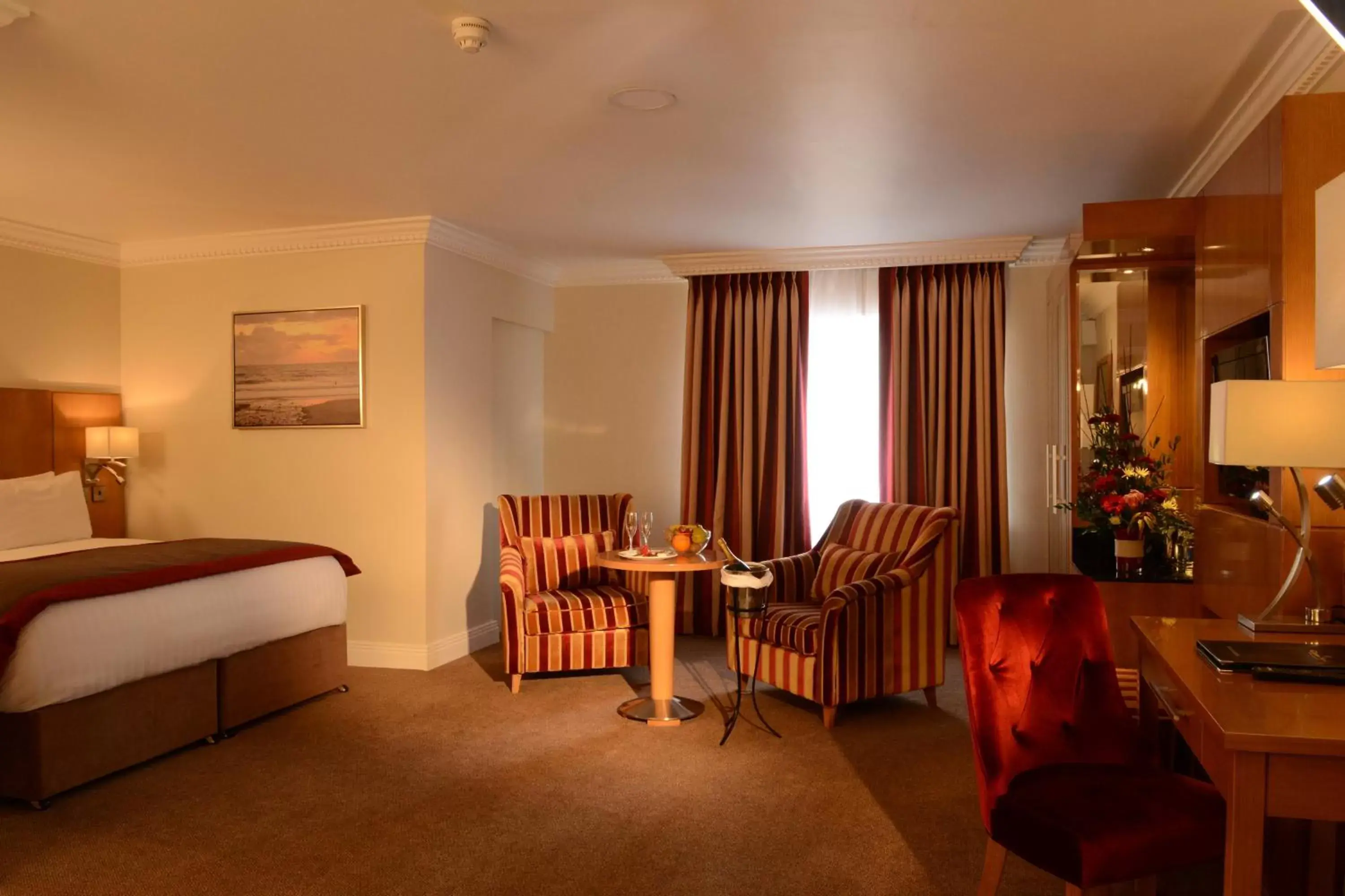 Bedroom, Seating Area in Clanree Hotel & Leisure Centre