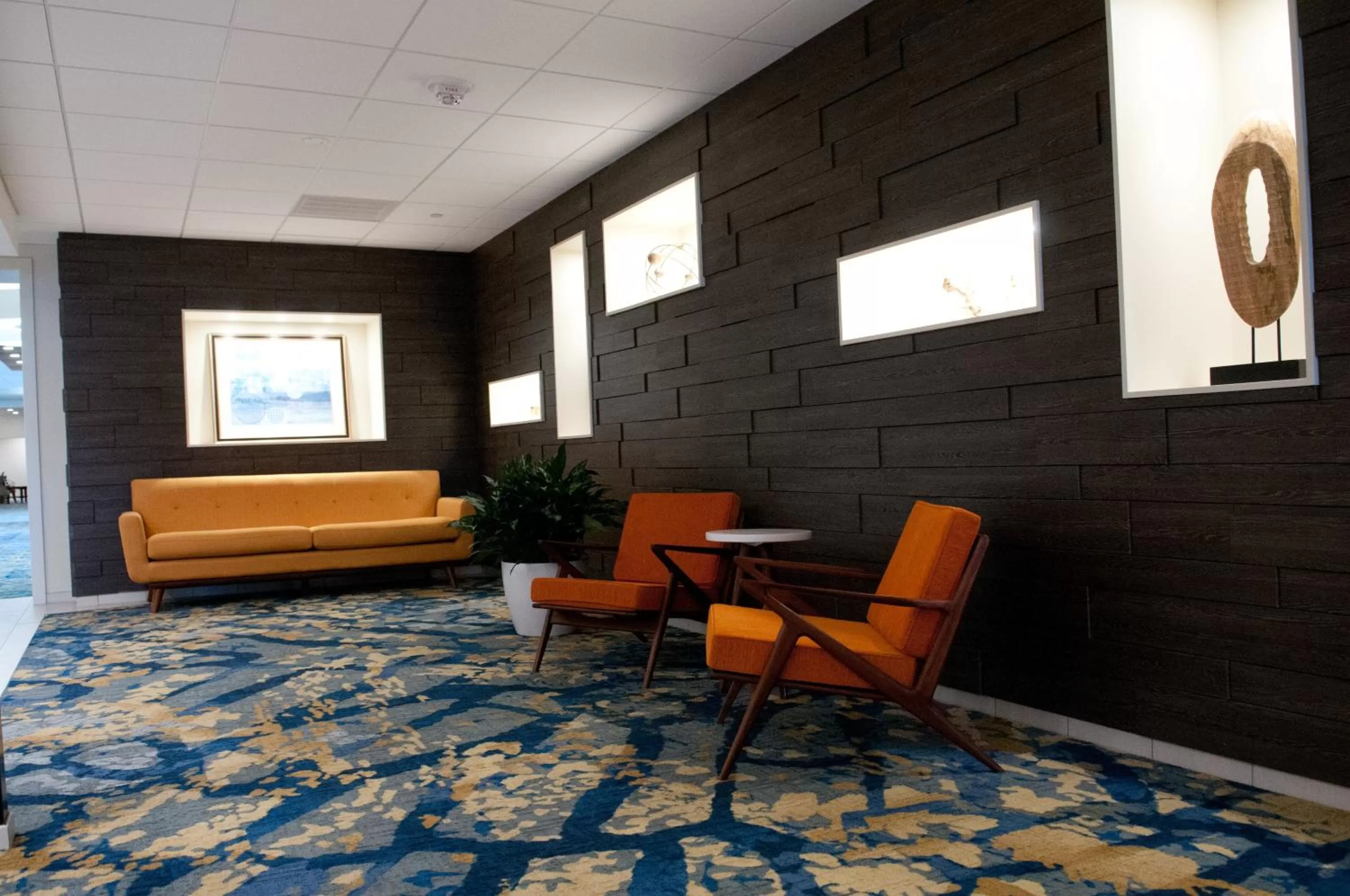 Lobby or reception in Crowne Plaza Hotel and Suites Pittsburgh South by IHG