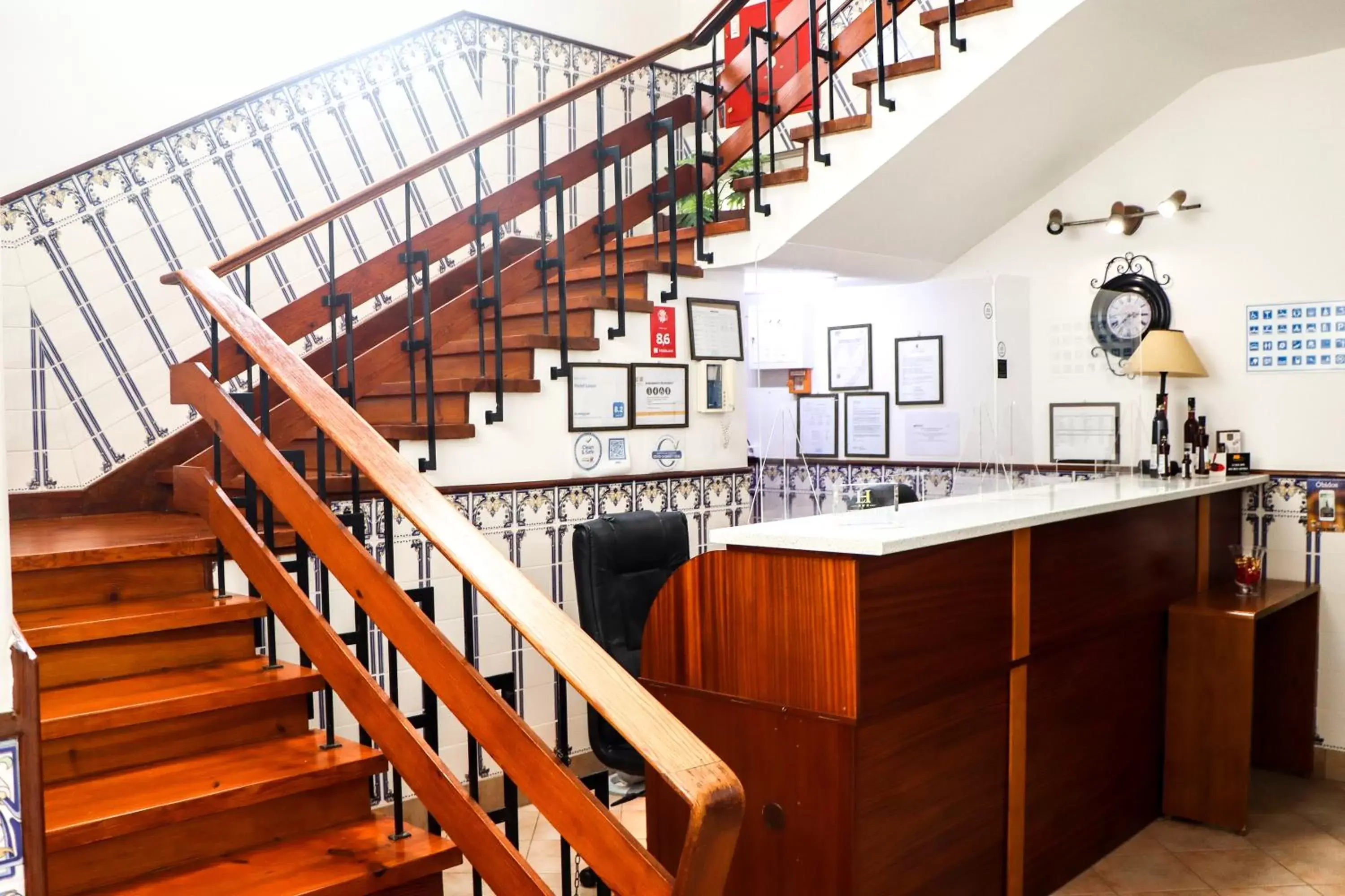 Lobby or reception, Kitchen/Kitchenette in Hotel Louro