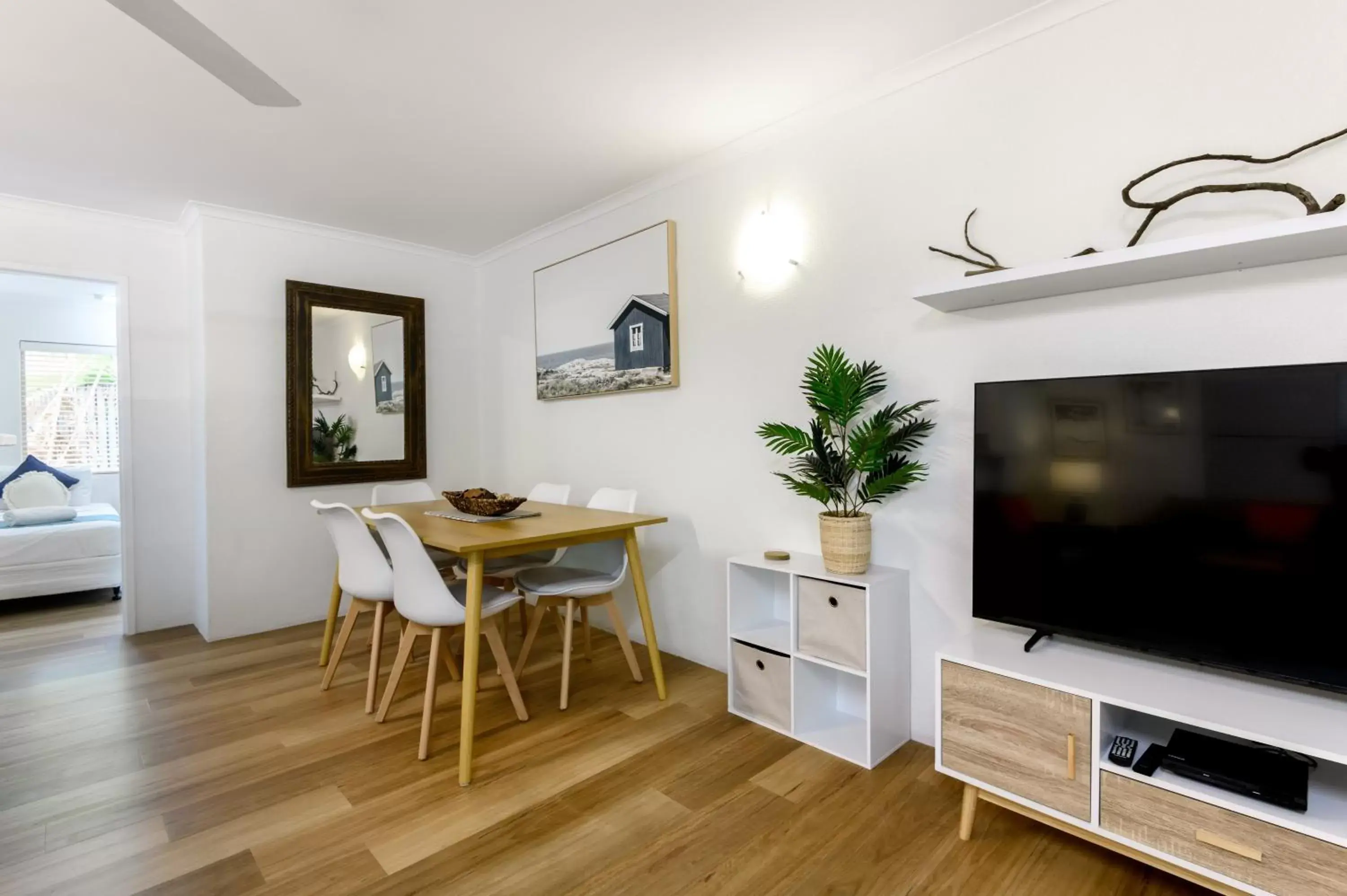 Living room, TV/Entertainment Center in Lychee Tree Holiday Apartments