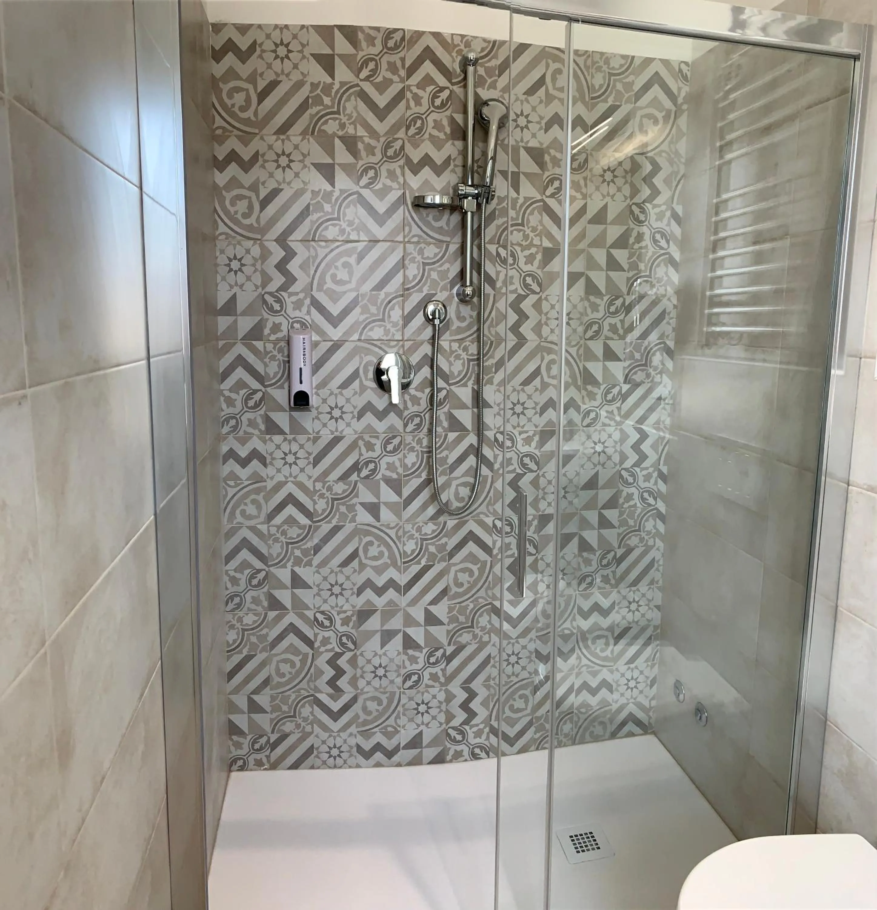 Shower in Hotel Laika
