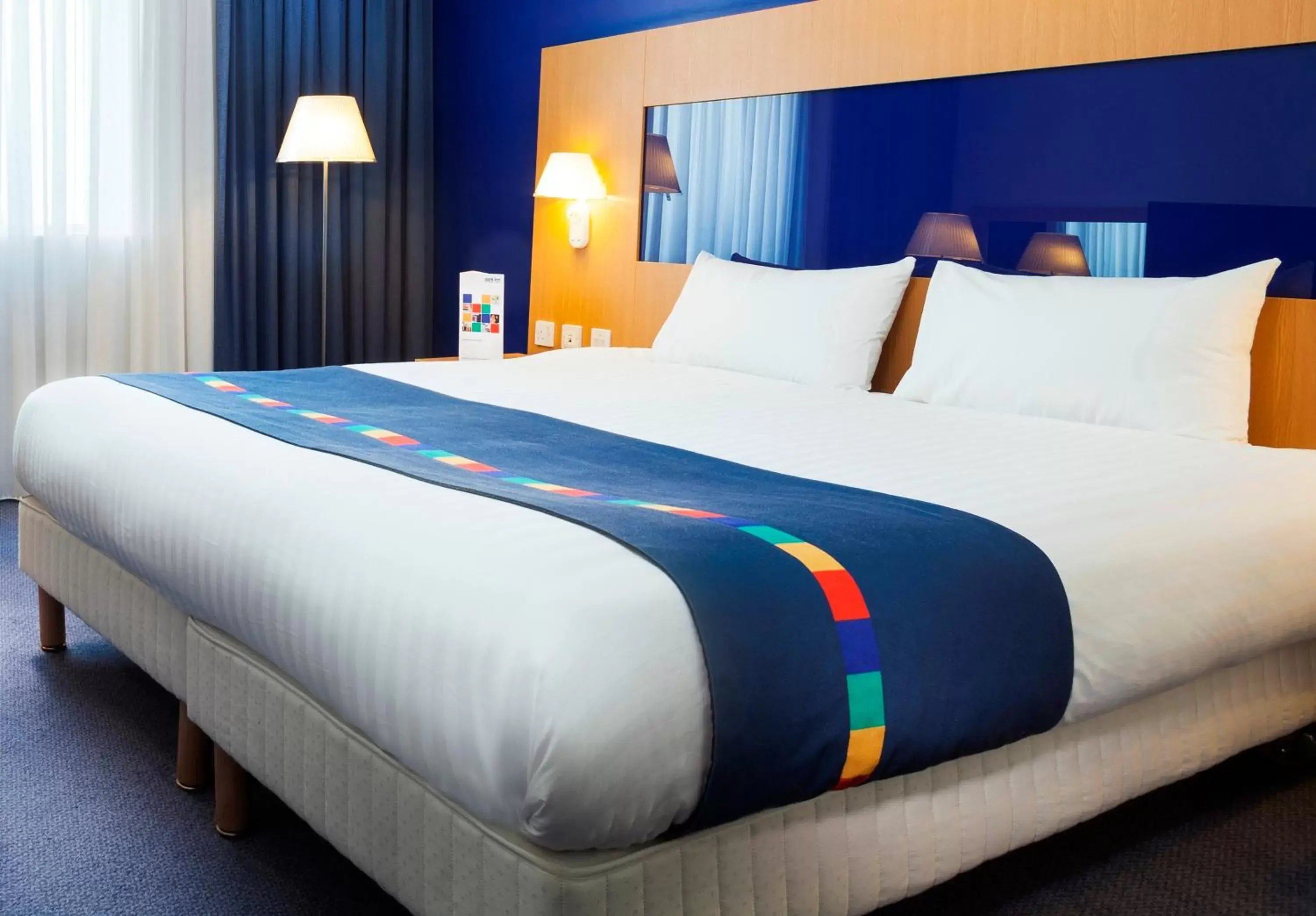 Bed in Park Inn by Radisson Peterborough