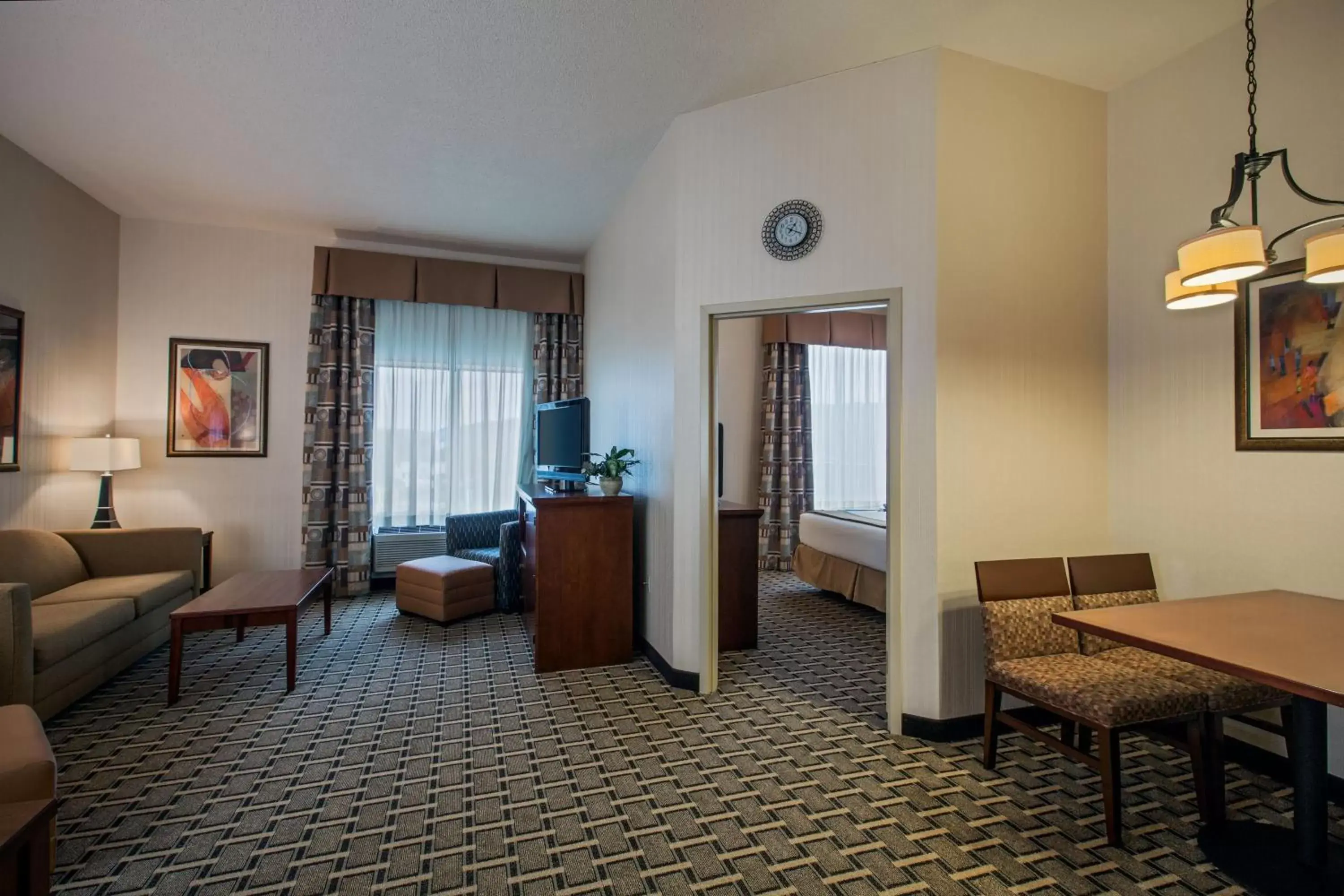Photo of the whole room, Seating Area in Holiday Inn Express Meadville (I-79 Exit 147a), an IHG Hotel