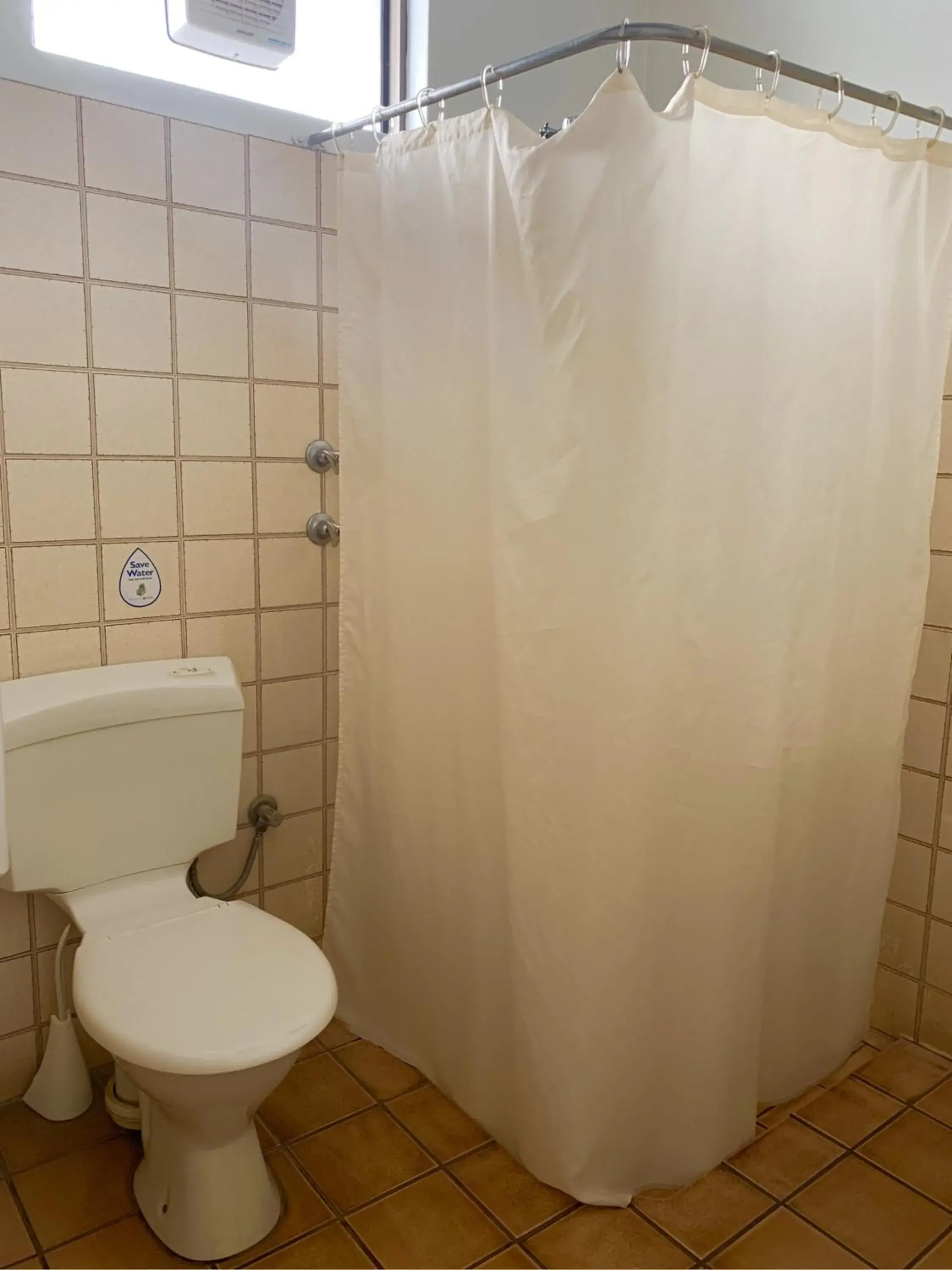 Shower, Bathroom in Roebuck Bay Hotel