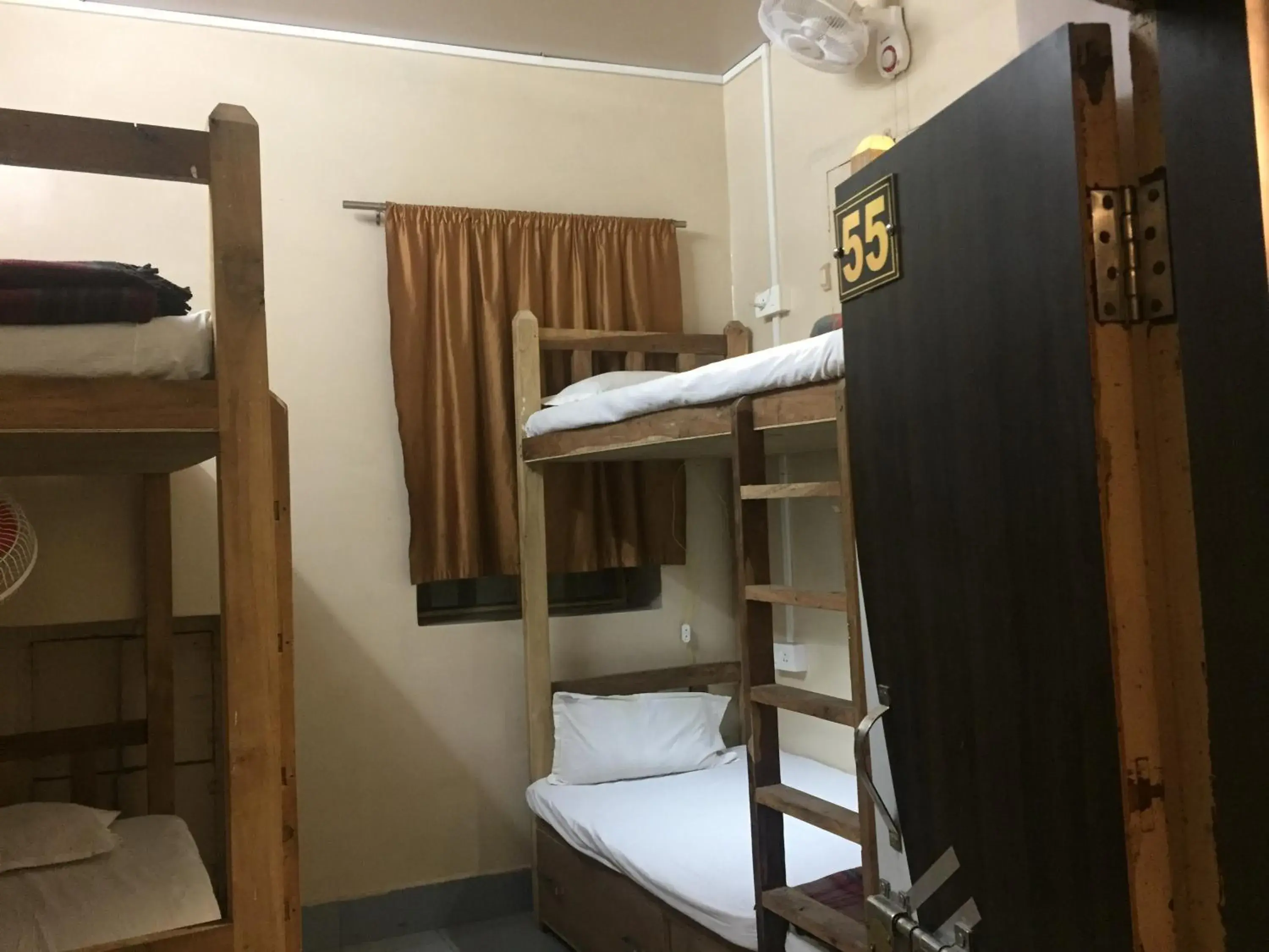 Bunk Bed in Baba Guest House