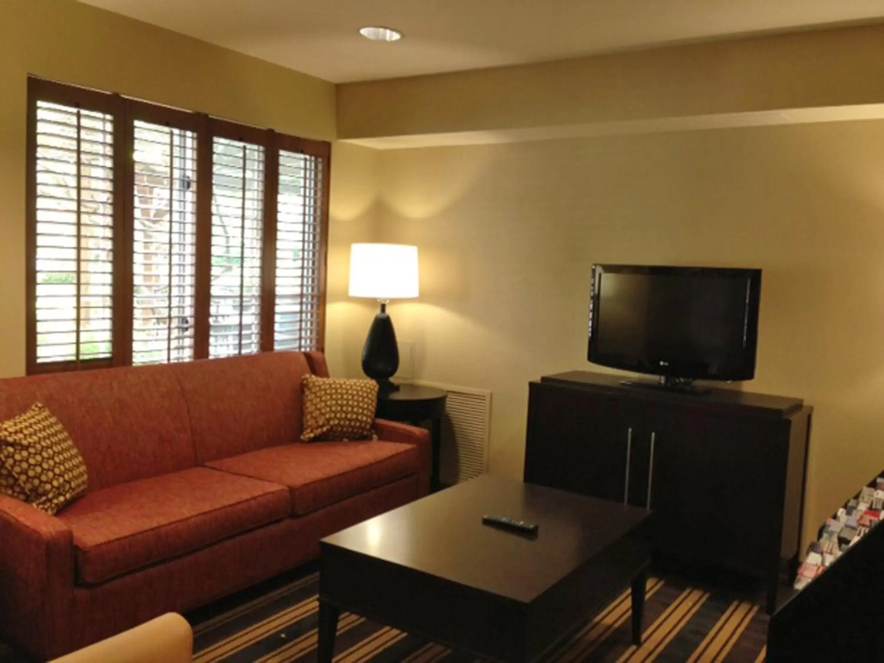 Lobby or reception, Seating Area in Extended Stay America Suites - Boston - Waltham - 32 4th Ave