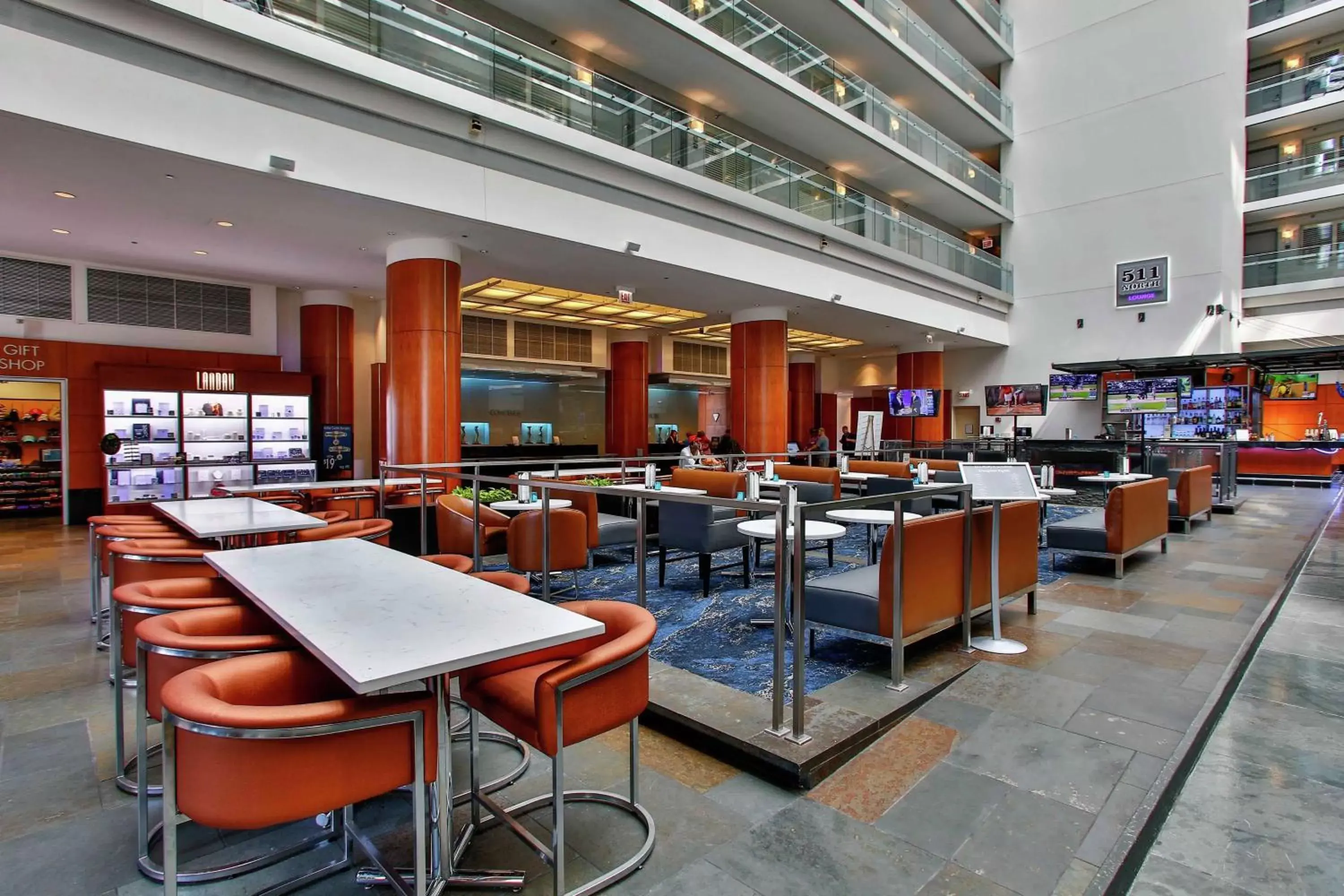 Lobby or reception, Restaurant/Places to Eat in Embassy Suites by Hilton Chicago Downtown Magnificent Mile