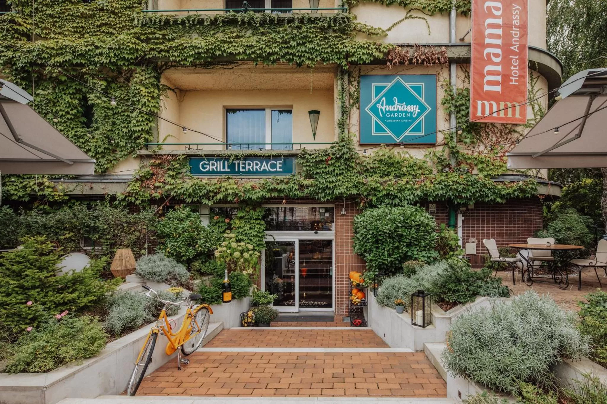 Restaurant/places to eat in Mamaison Hotel Andrassy Budapest