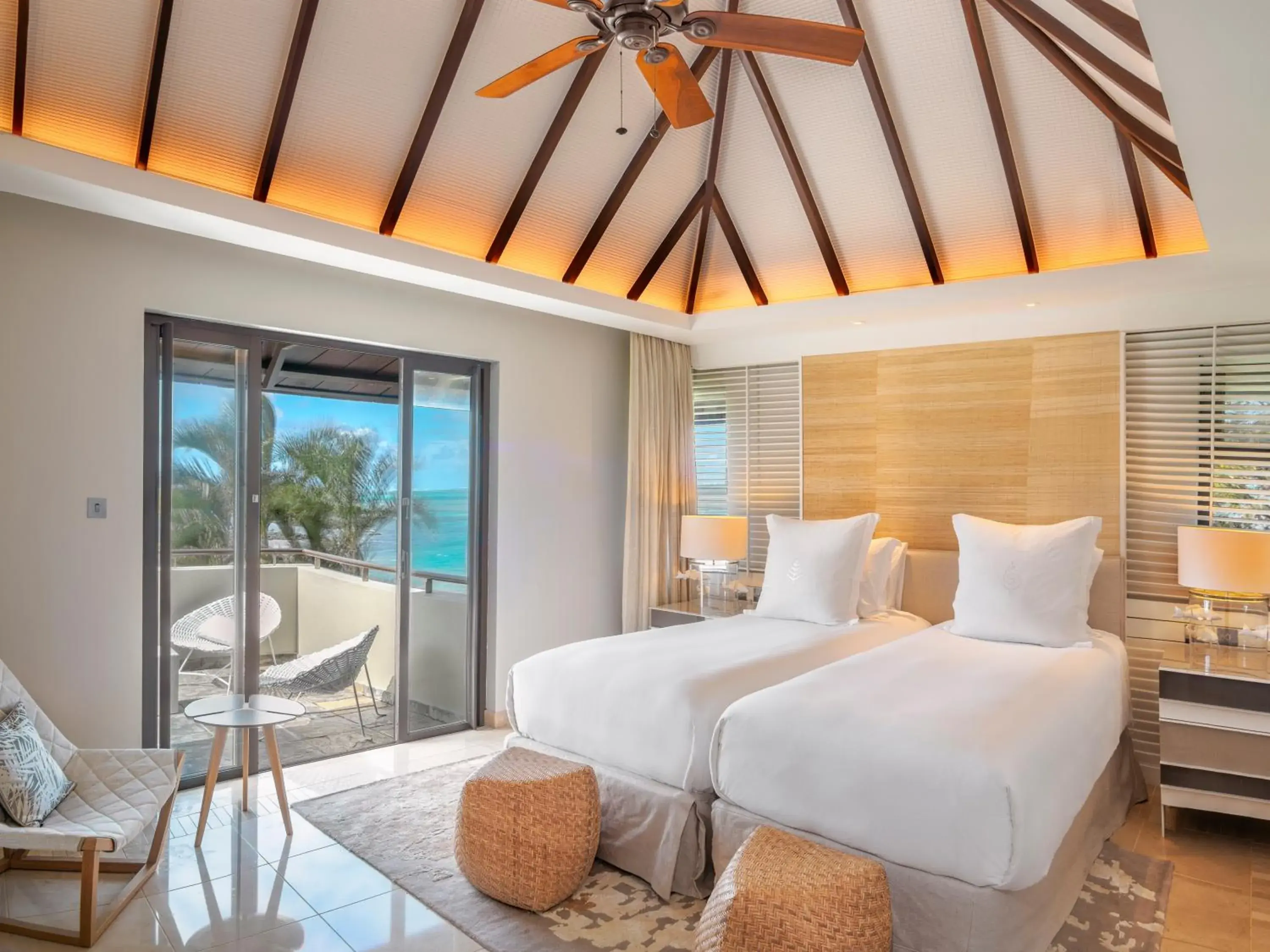 Bedroom, Bed in Four Seasons Resort Mauritius at Anahita