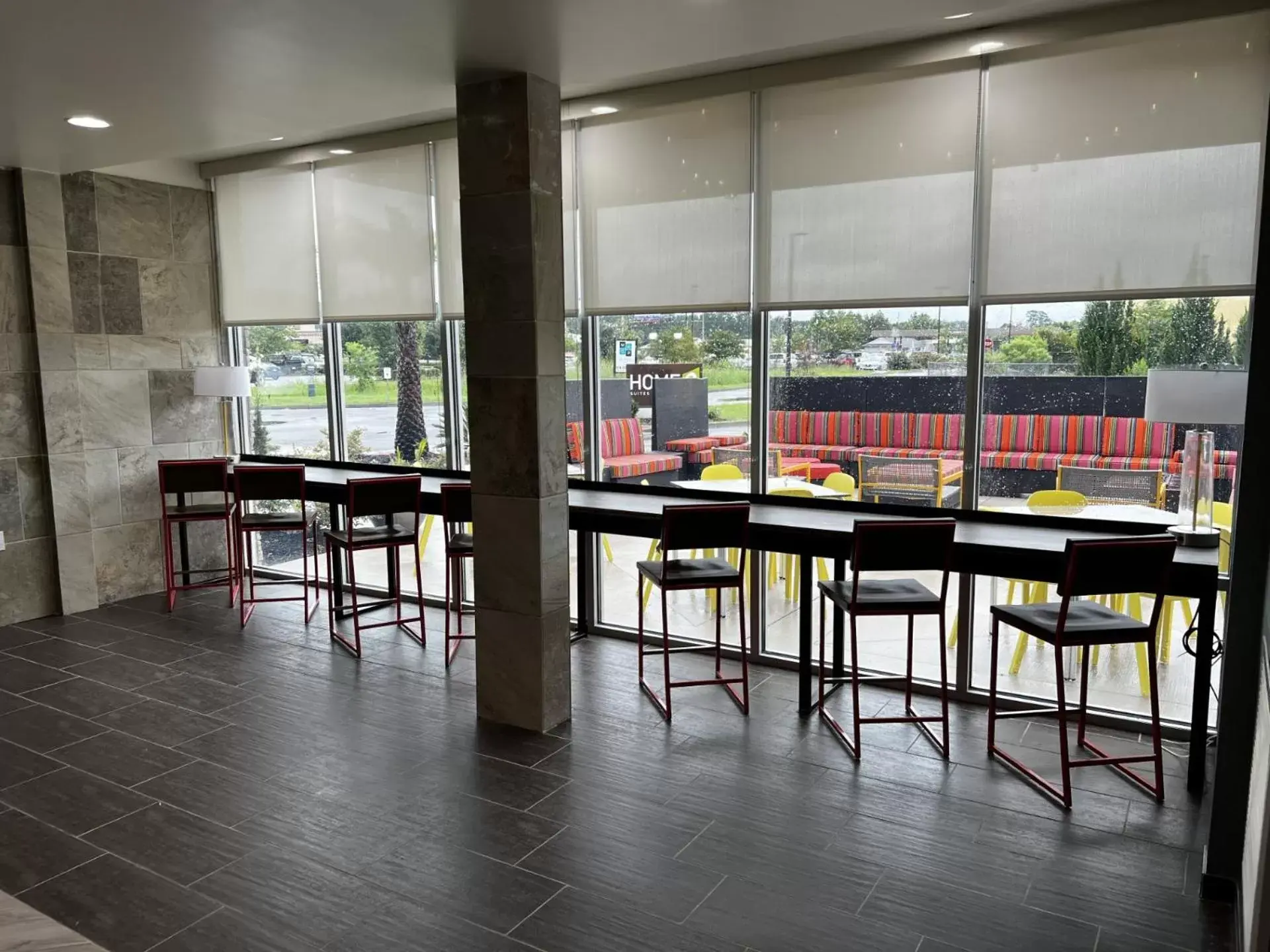 Seating area, Restaurant/Places to Eat in Home2 Suites By Hilton Hinesville
