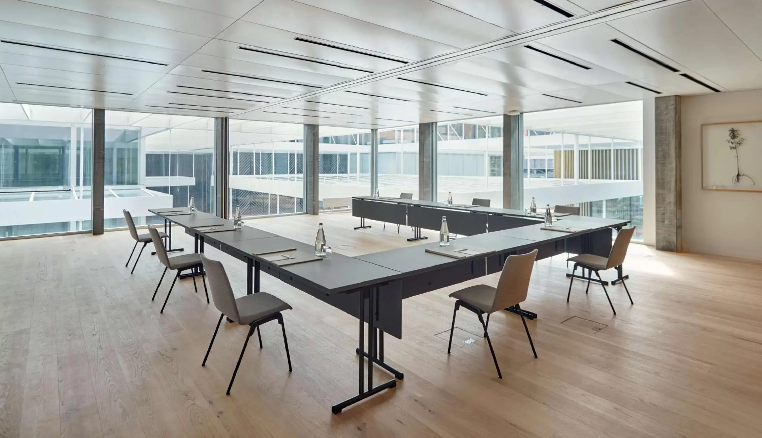 Property building in Hyatt Regency Zurich Airport Circle Property building in Hyatt Regency Zurich Airport Circle