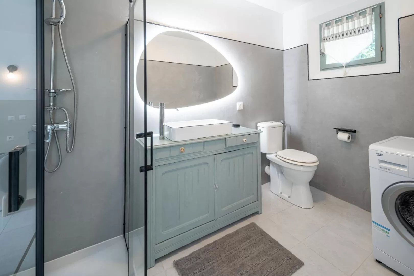 Shower, Bathroom in H de Surgères