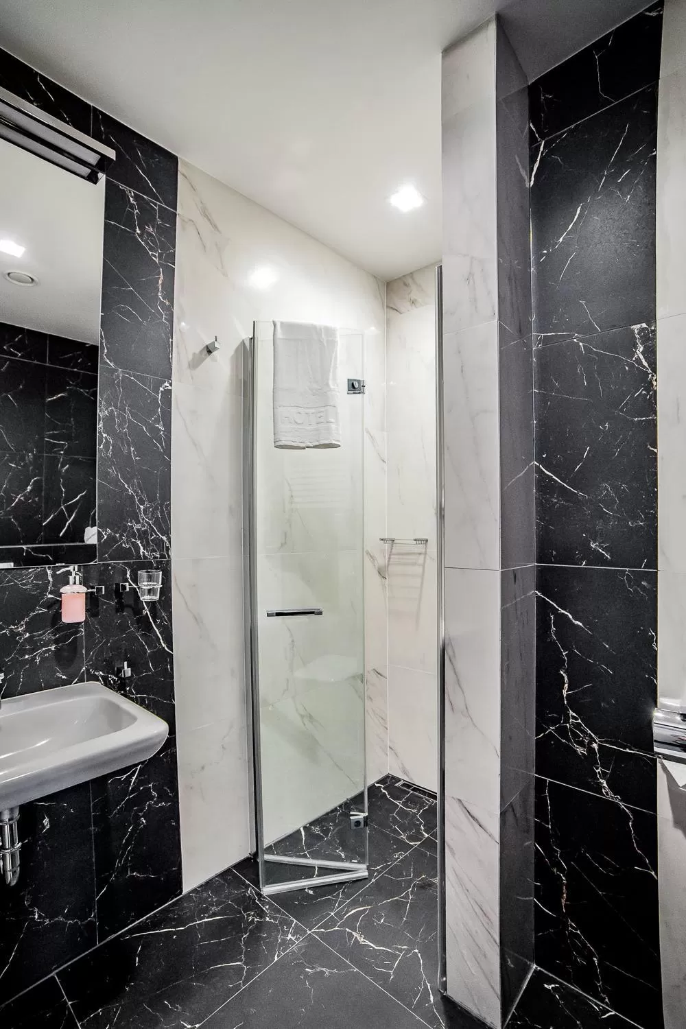 Bathroom in Hotel Wodnik