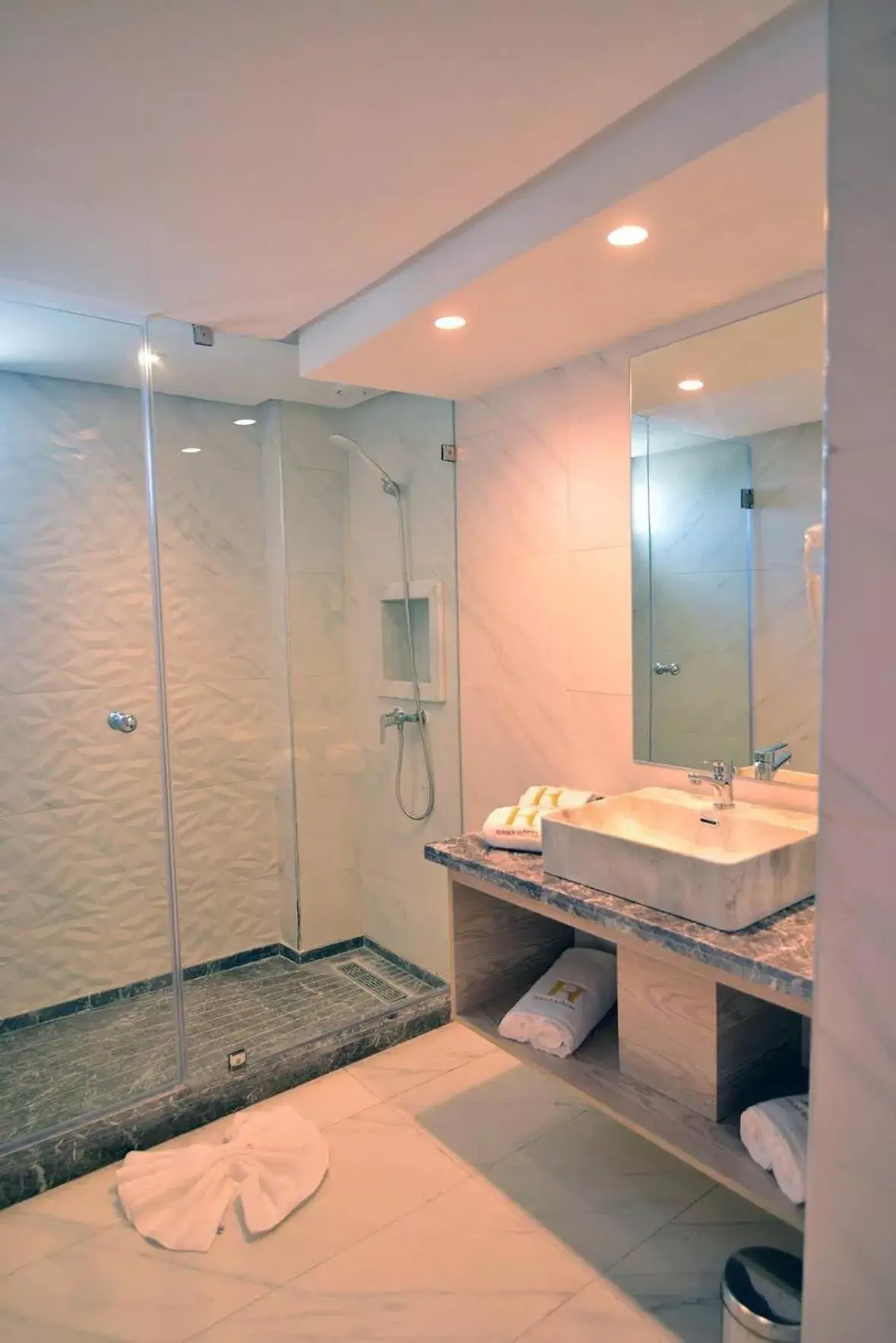 Bathroom in Rihab Hotel