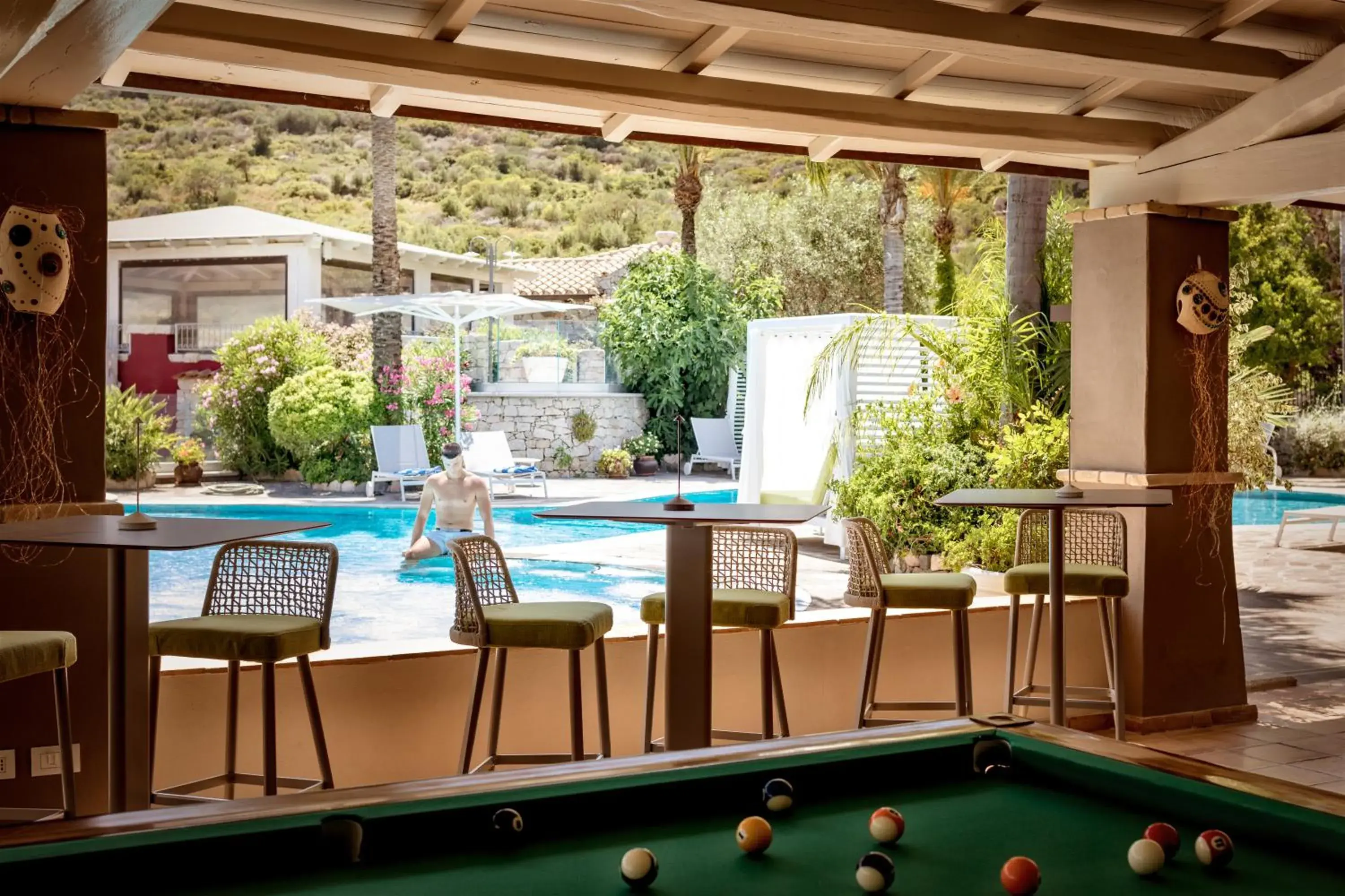 Restaurant/places to eat, Billiards in Cruccùris Resort