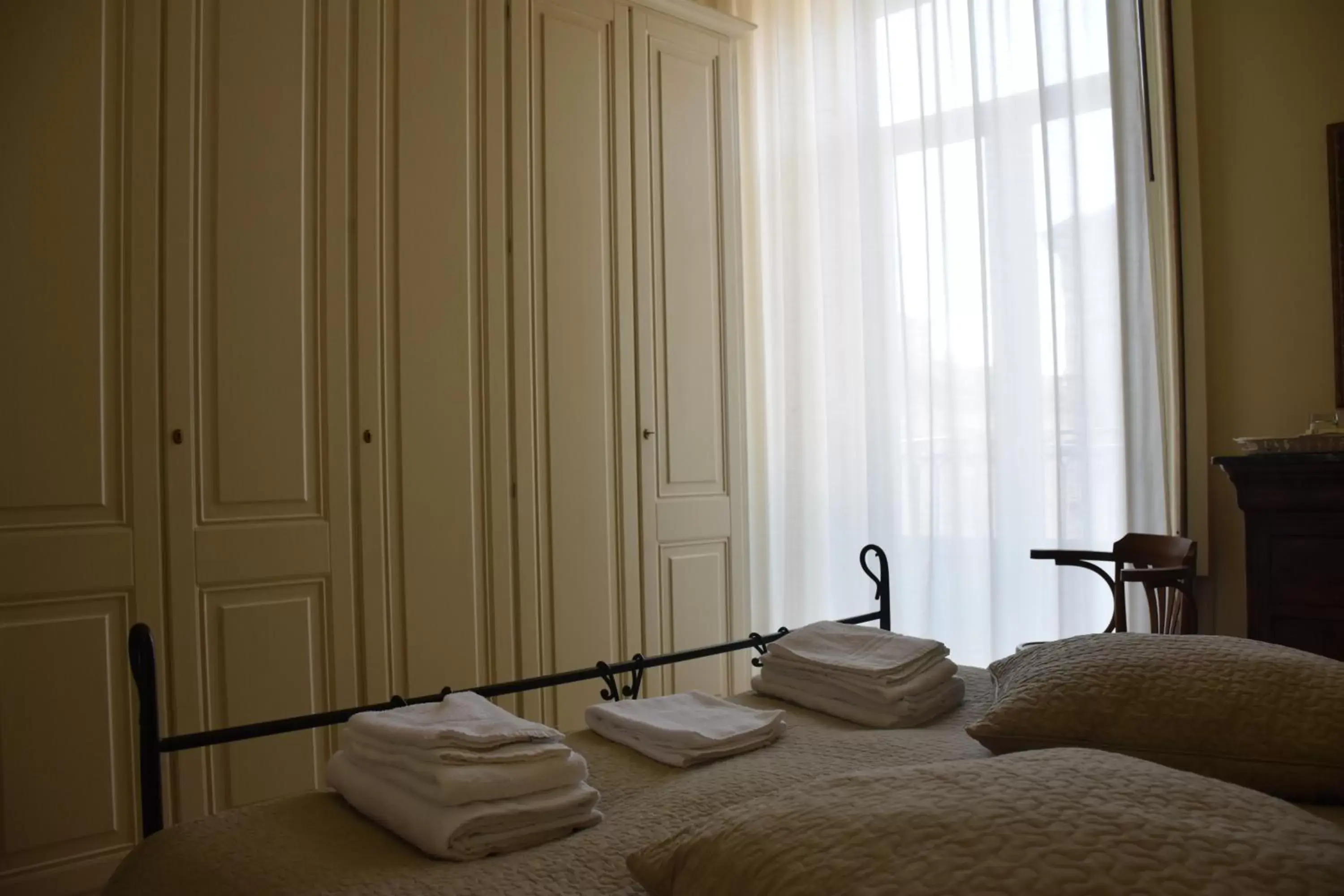 Photo of the whole room, Bed in B&B al Teatro Massimo