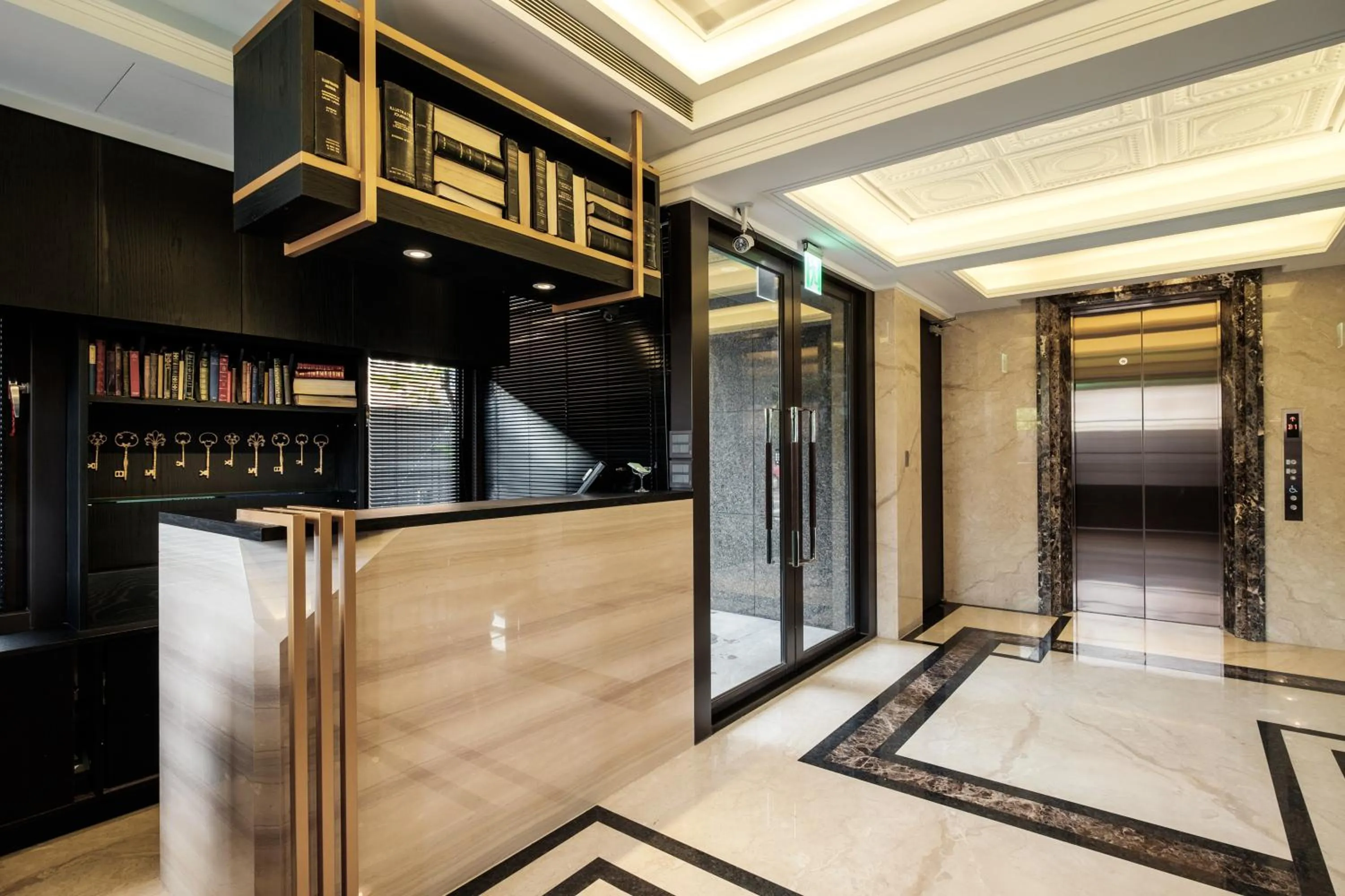 Facade/entrance in Chez Nous