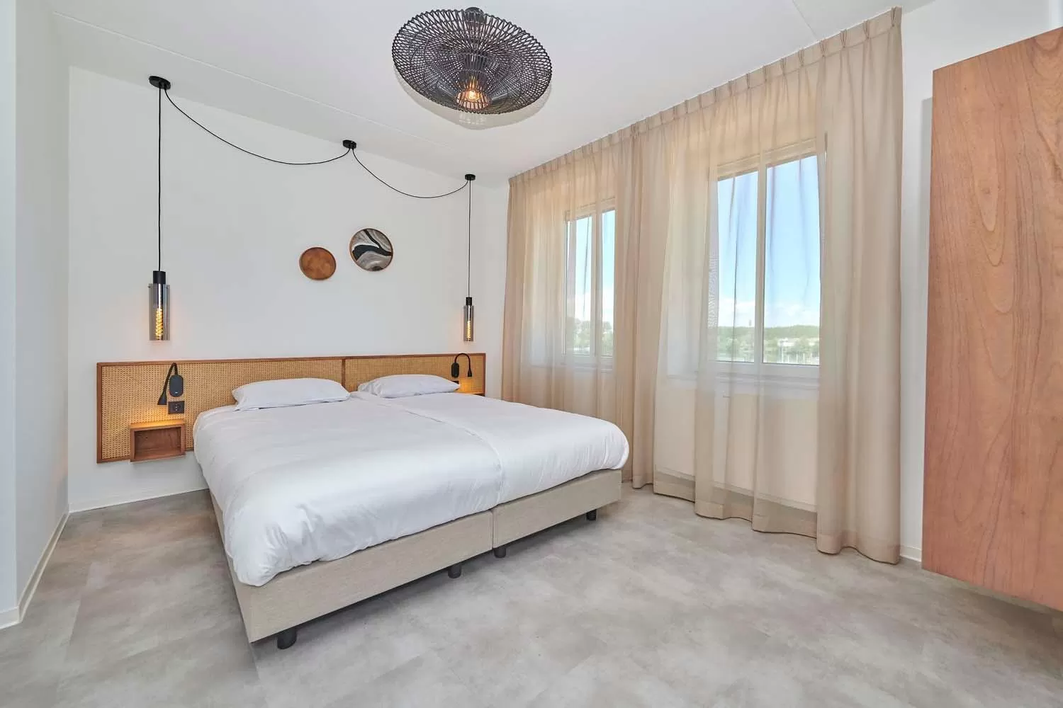 Apartment with Lake View in Parc Maasresidence Thorn Hotel Rooms and Apartments