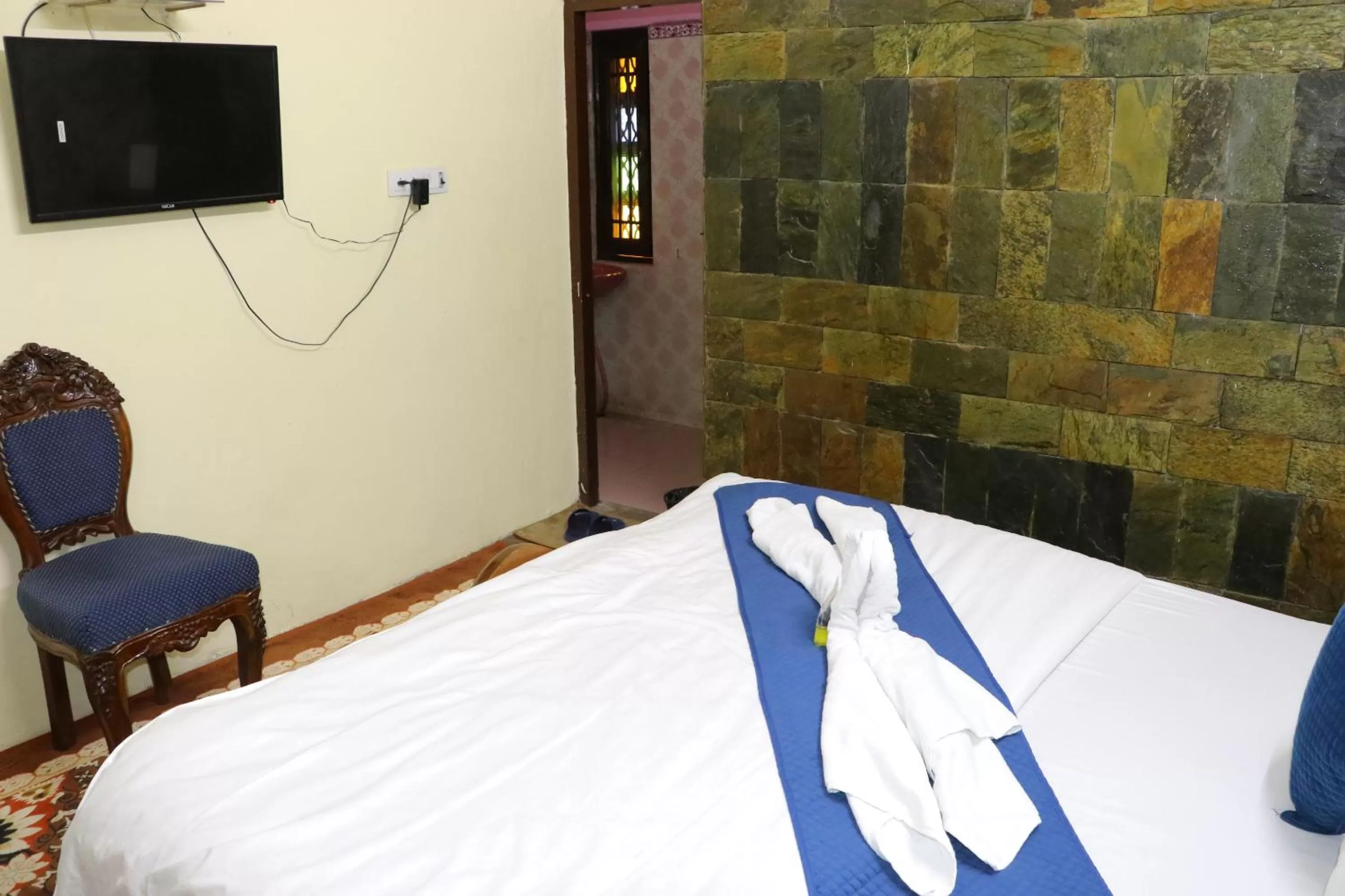 TV and multimedia, Bed in The Maurvi Inn