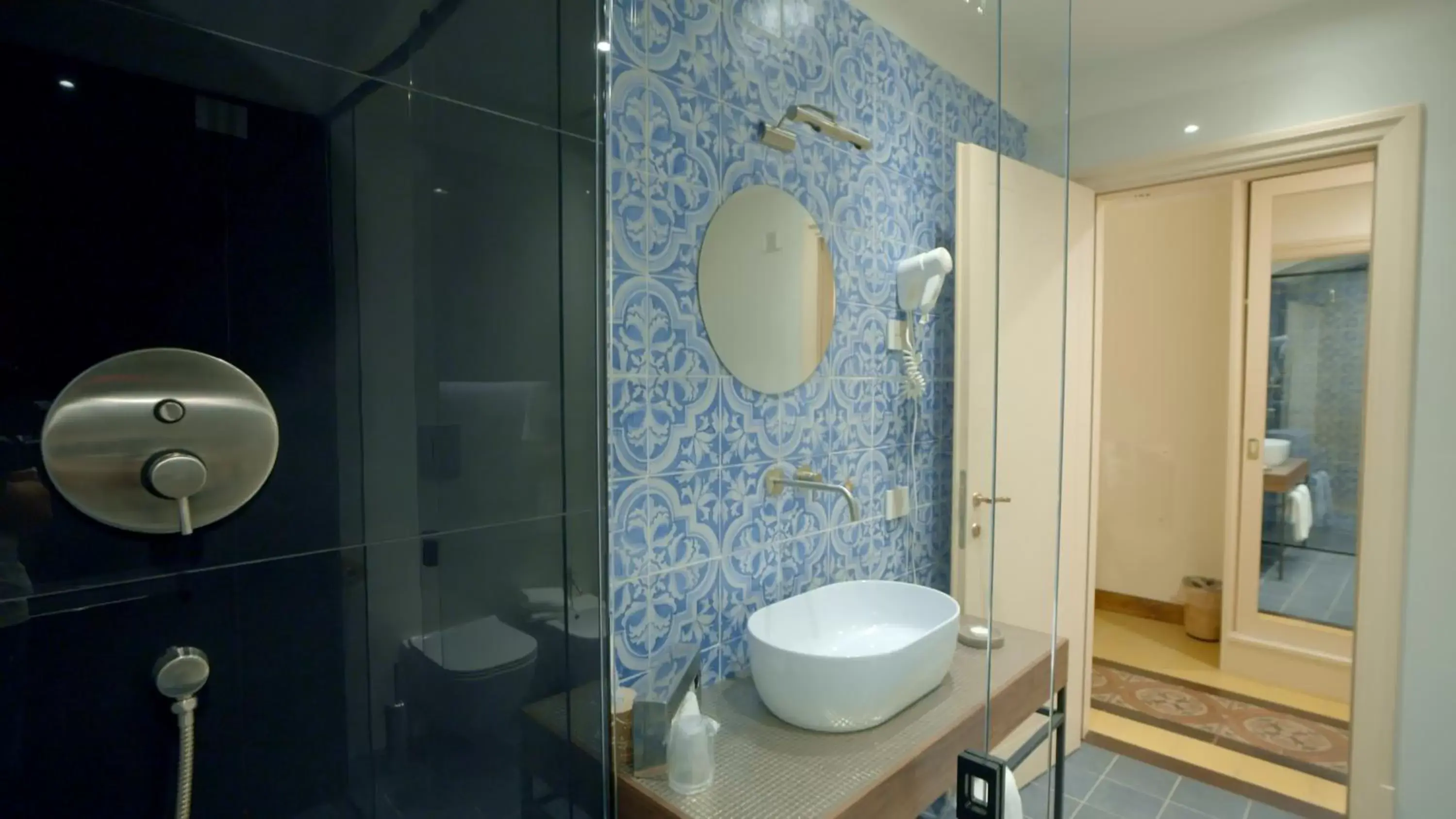 Bathroom in Hotel Foresteria Baglio Della Luna