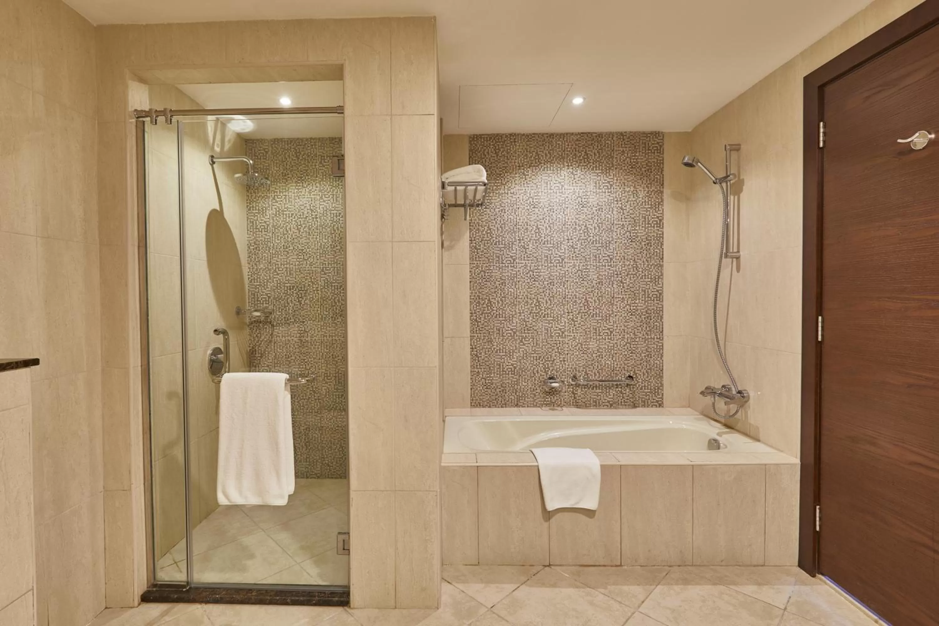 Al Bahar Hotel & Resort