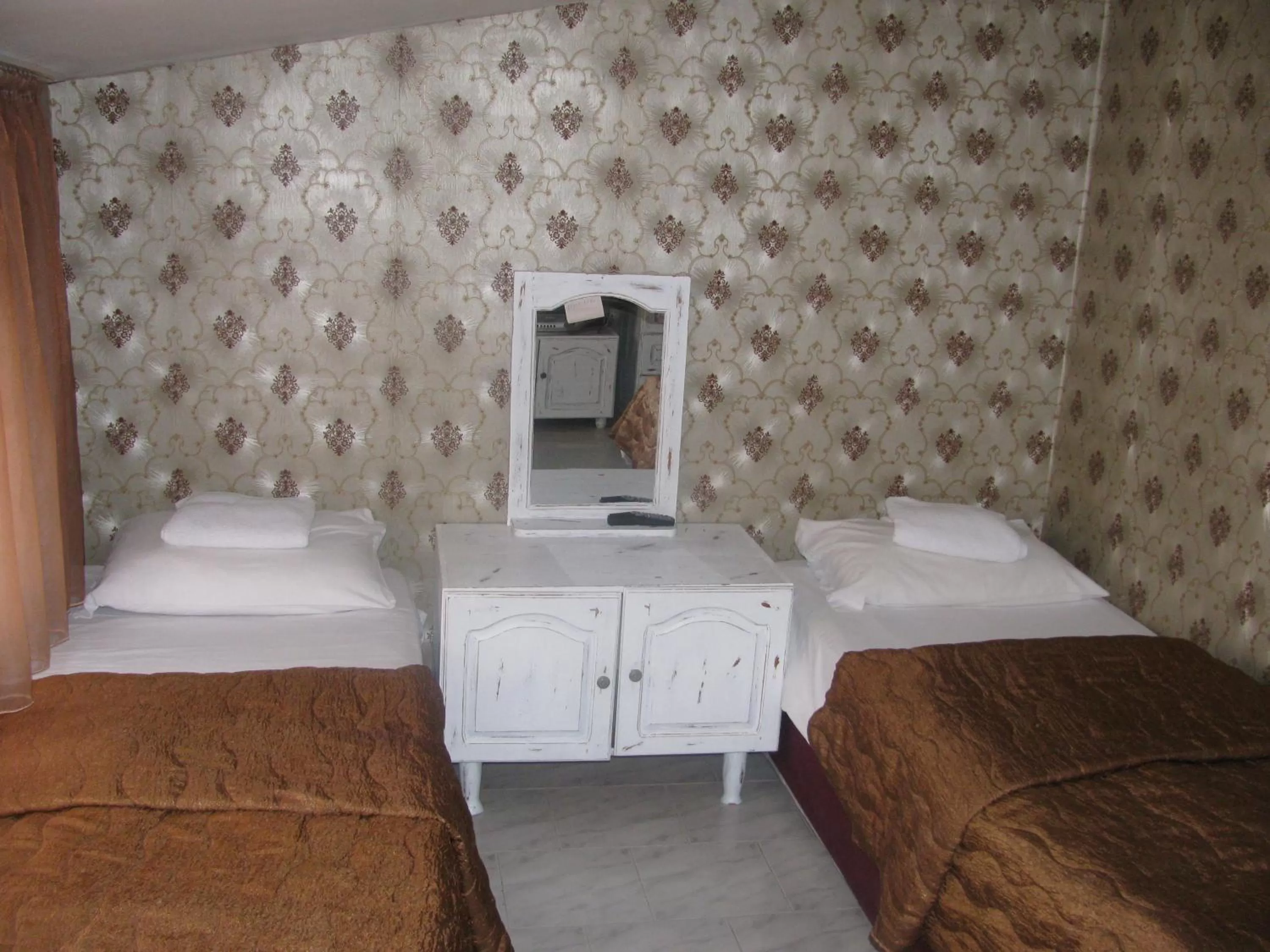 Photo of the whole room, Bed in Family Hotel Kartala