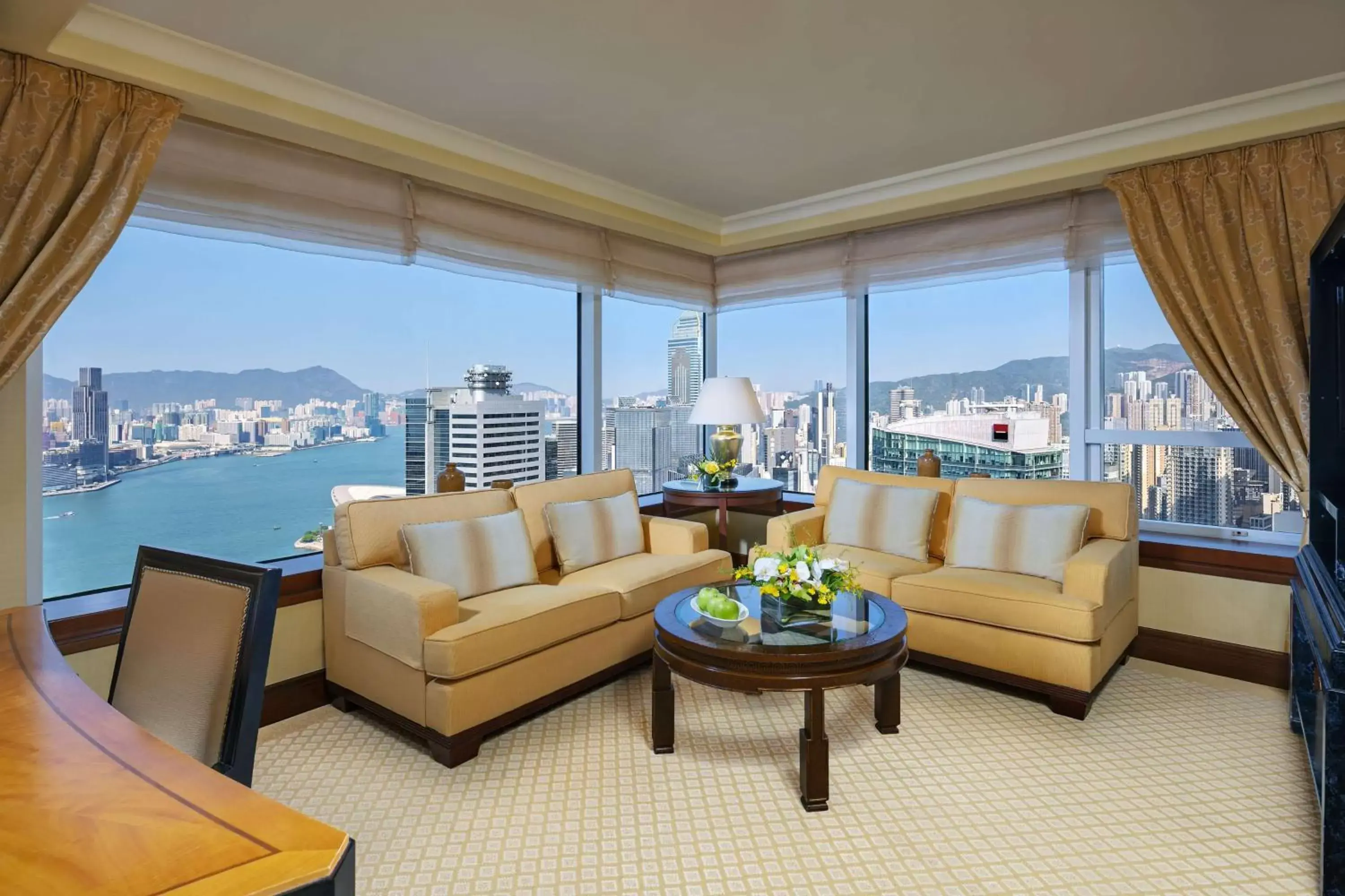 Living room, Seating Area in Conrad Hong Kong