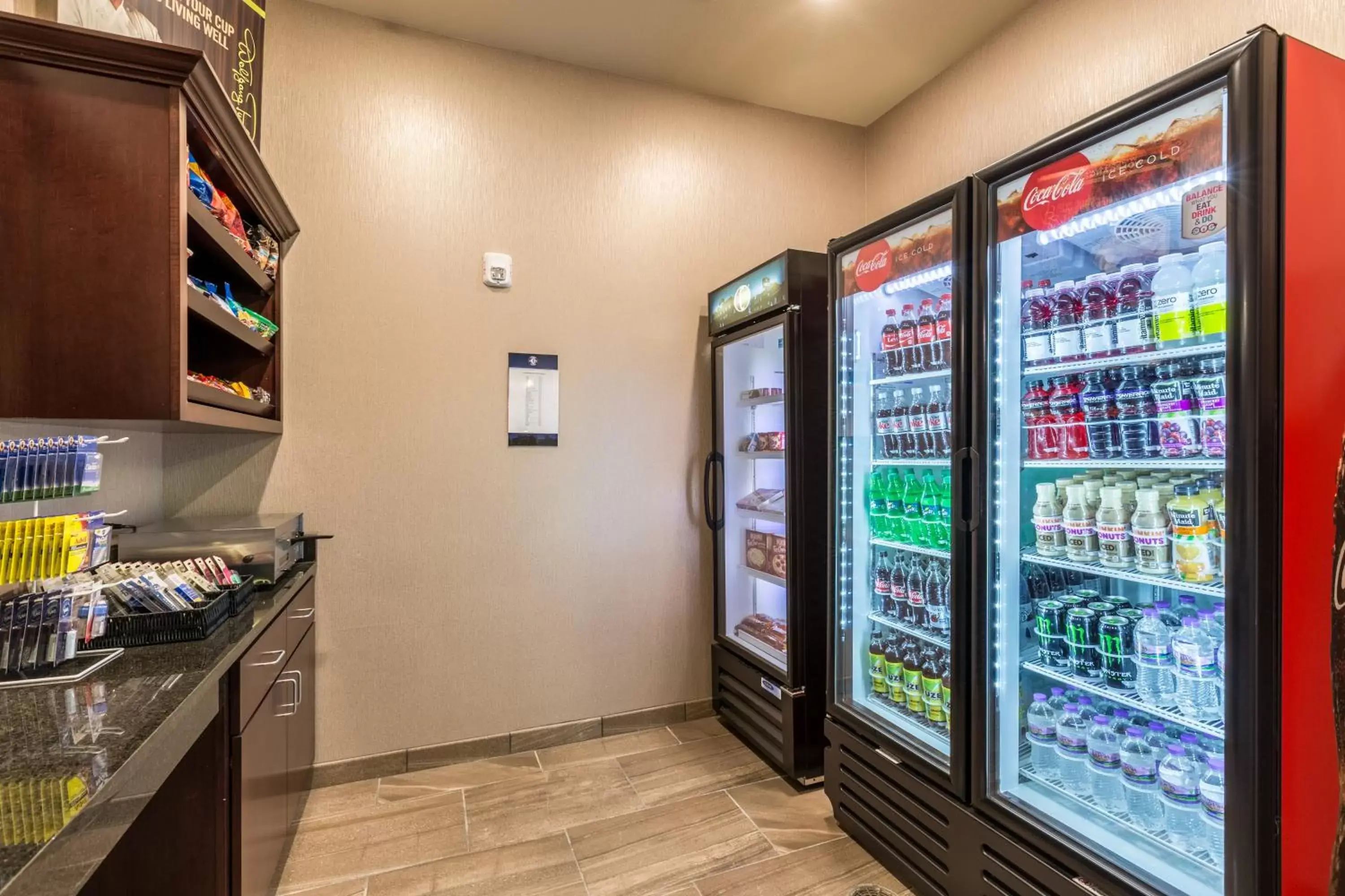 Food and drinks, Supermarket/Shops in Cobblestone Hotel & Suites Hartford