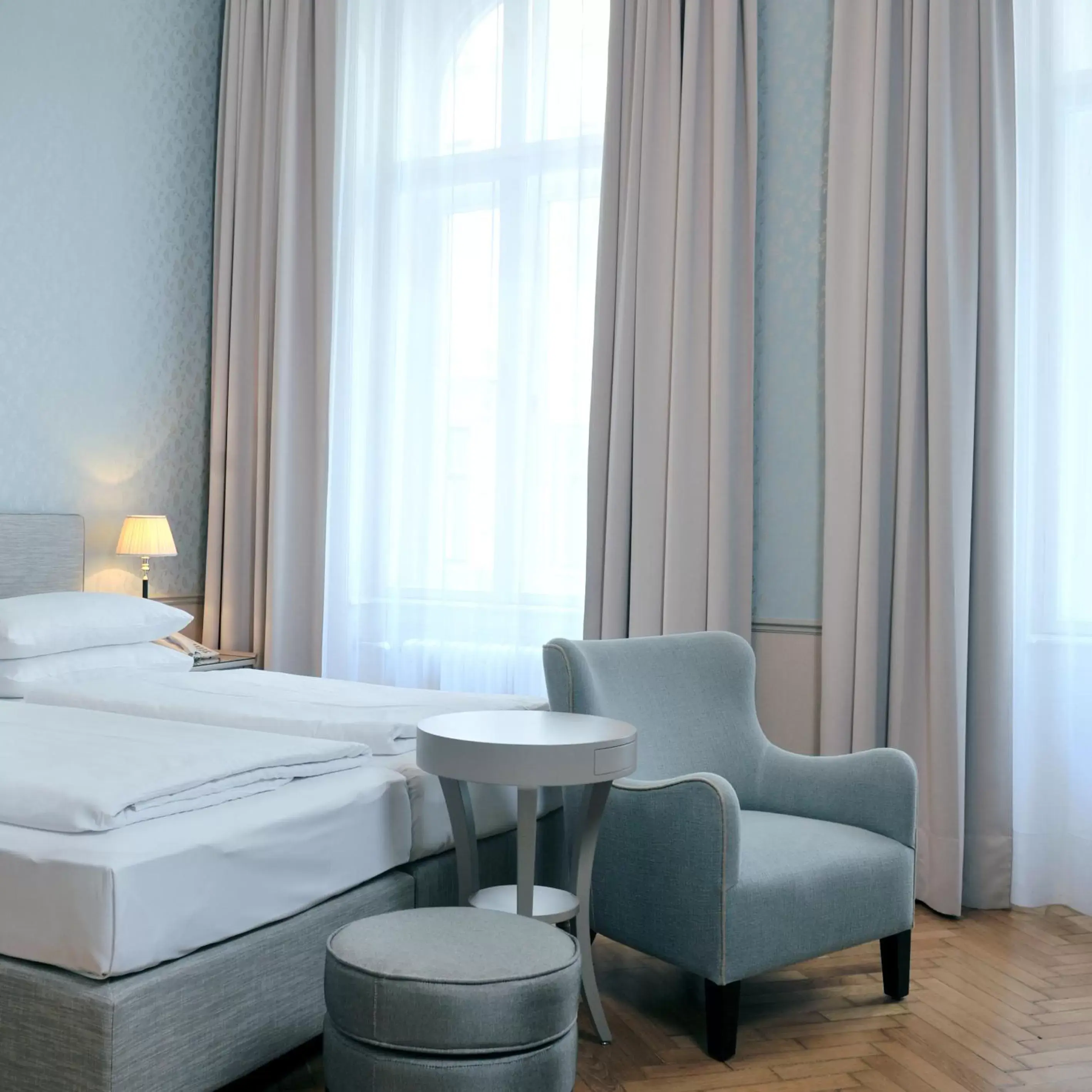 Bed in Hotel Kärntnerhof