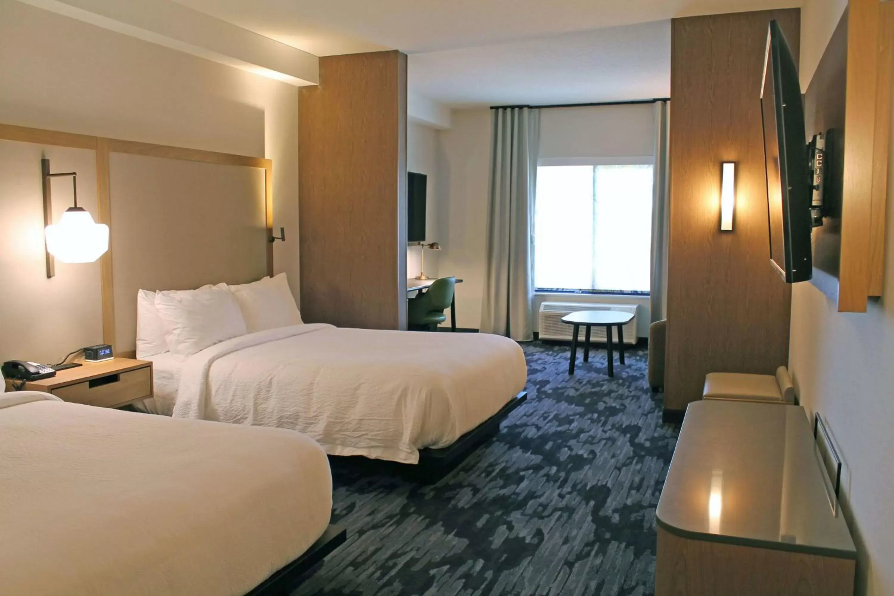 Photo of the whole room, Bed in Fairfield by Marriott Inn & Suites St Louis South