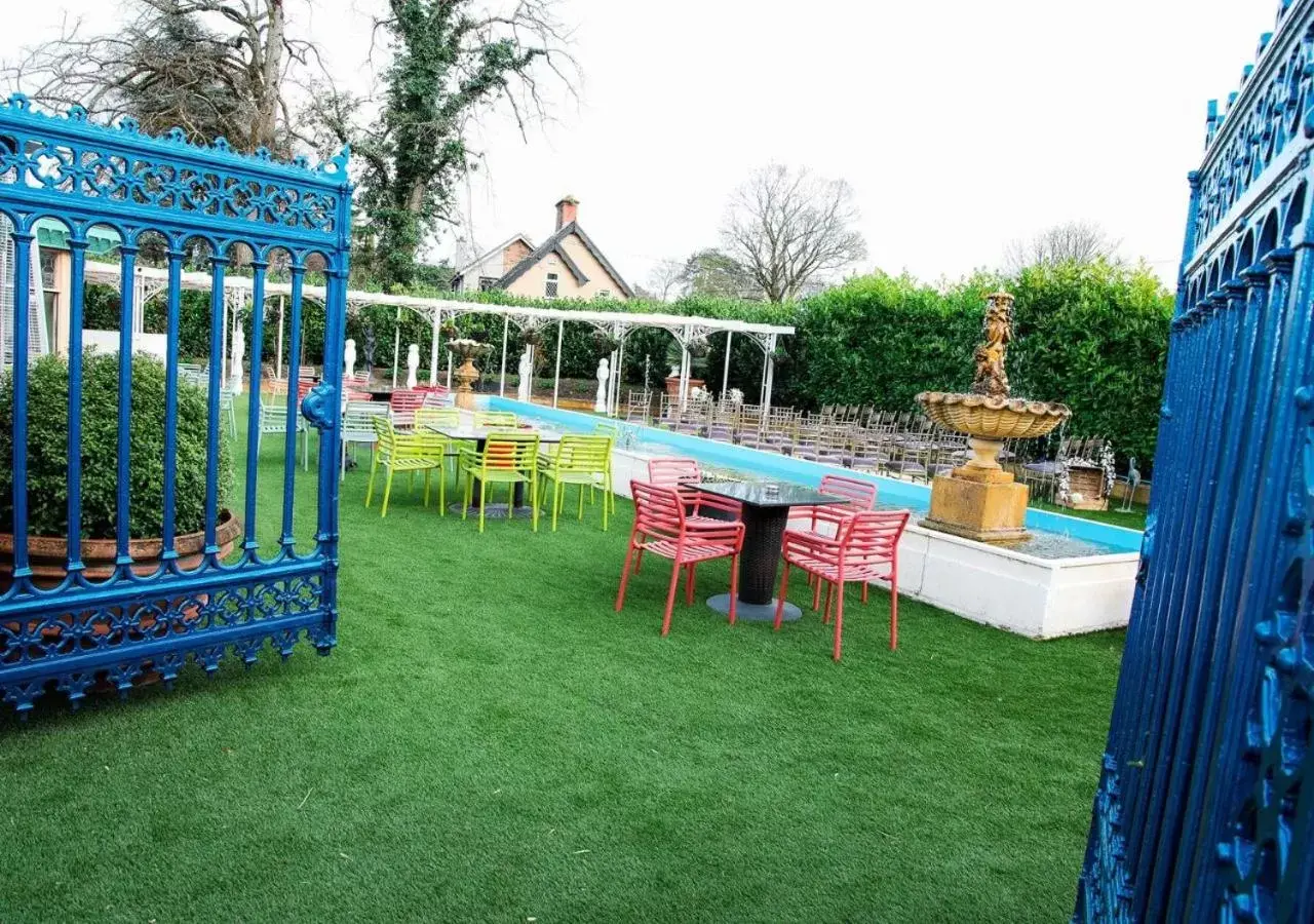 Garden, Children's Play Area in Lawlors Hotel