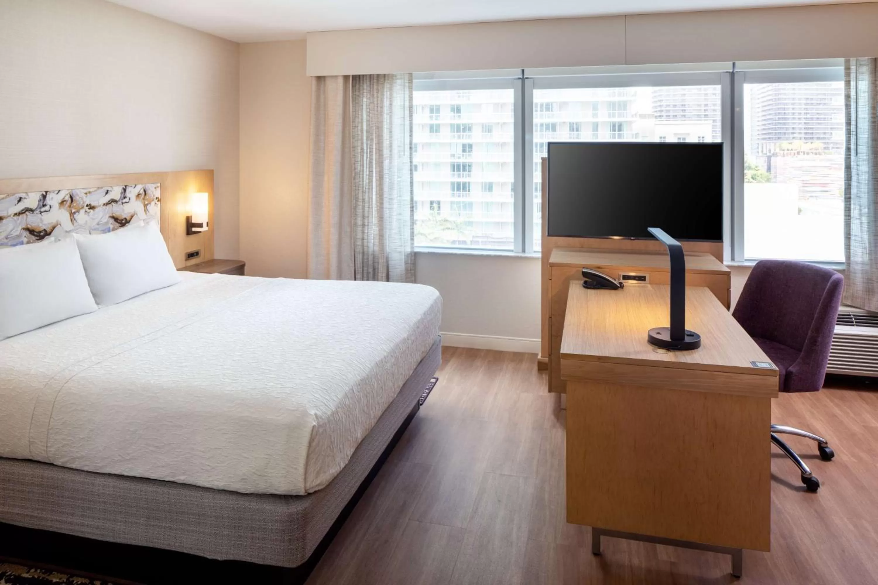 Bed in Hampton Inn & Suites by Hilton Miami Downtown/Brickell