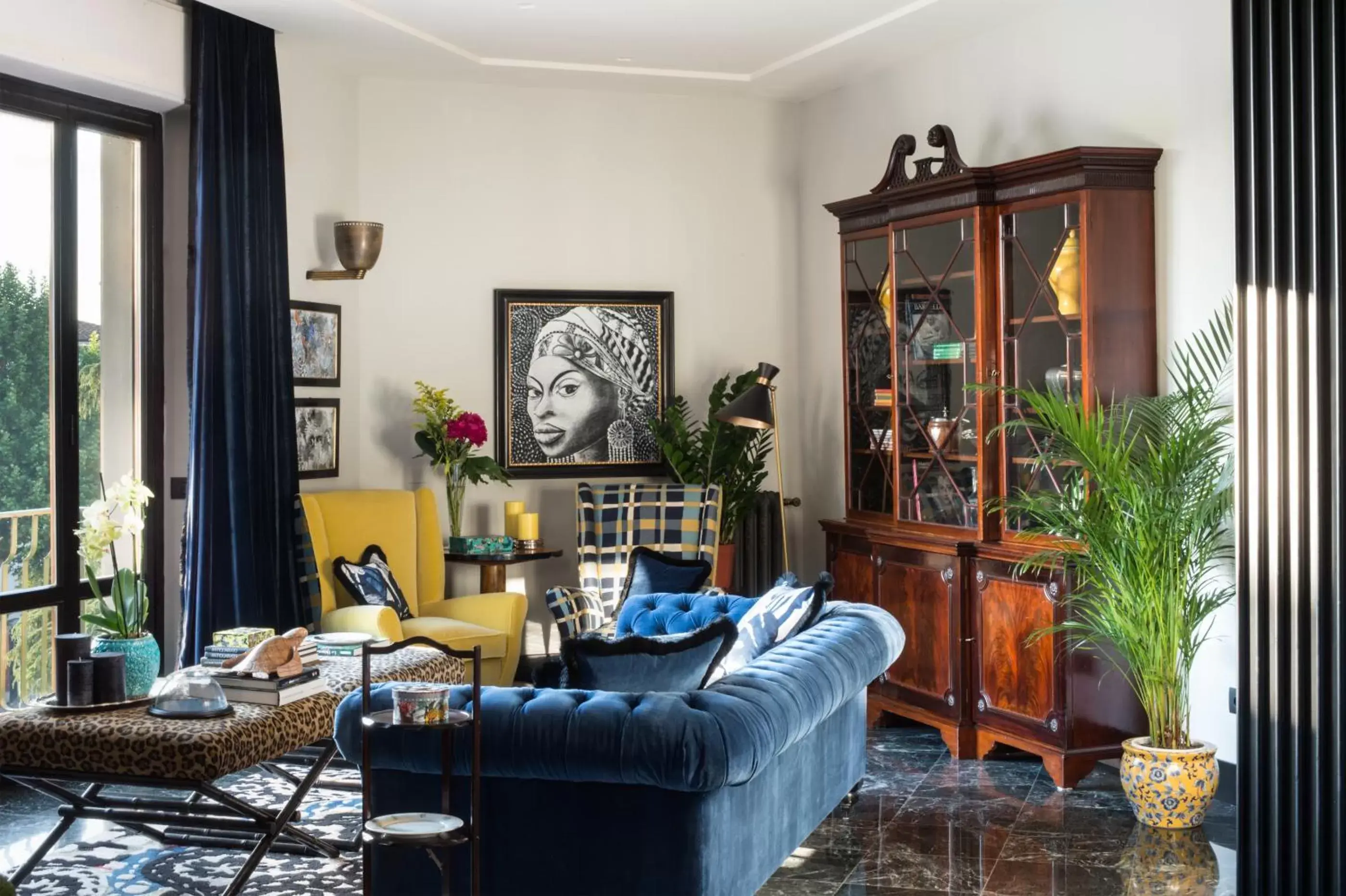 Living room, Lounge/Bar in Velona's Jungle Luxury Suites