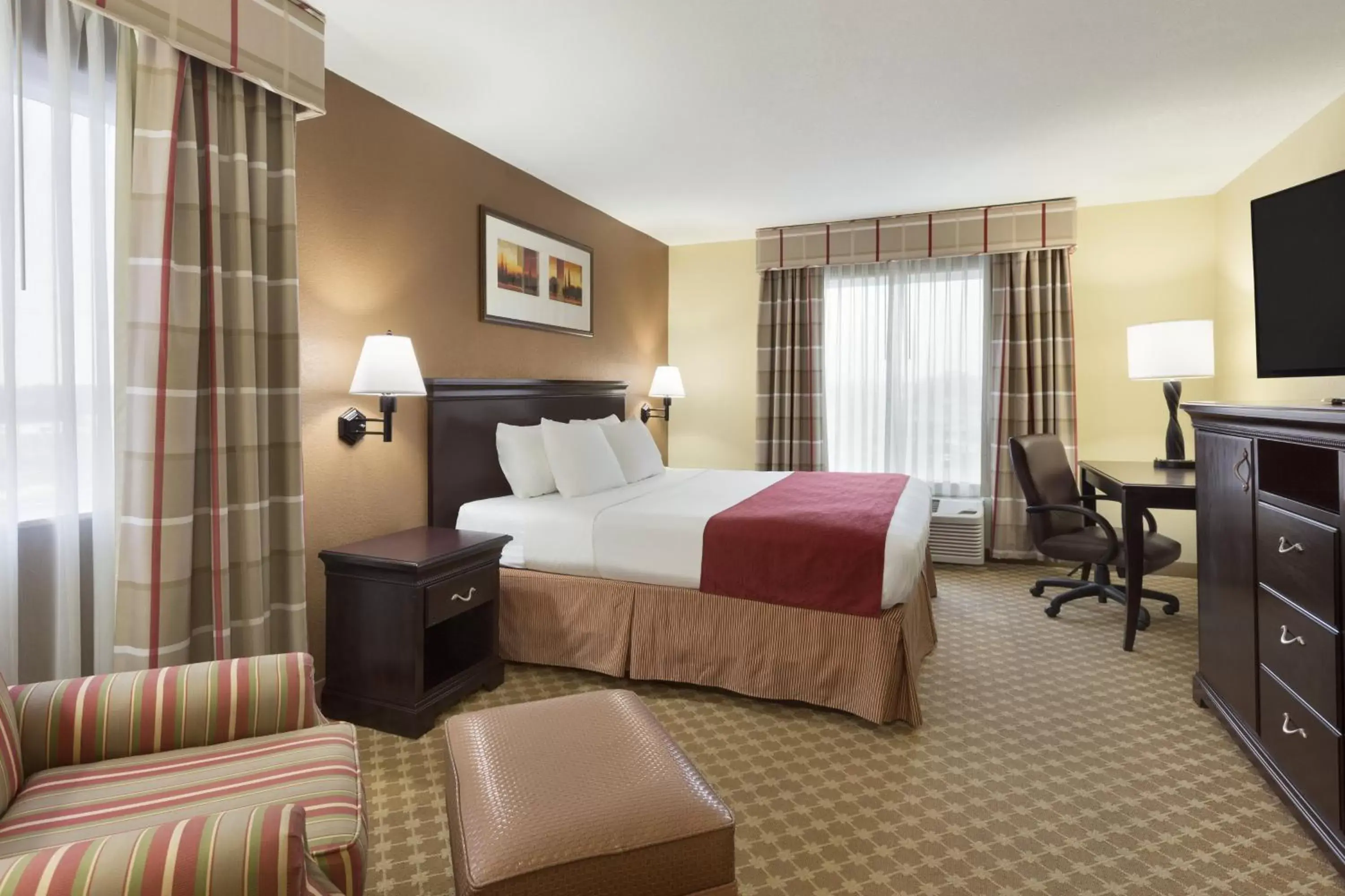 Photo of the whole room, Room Photo in Country Inn & Suites by Radisson, Asheville at Asheville Outlet Mall, NC