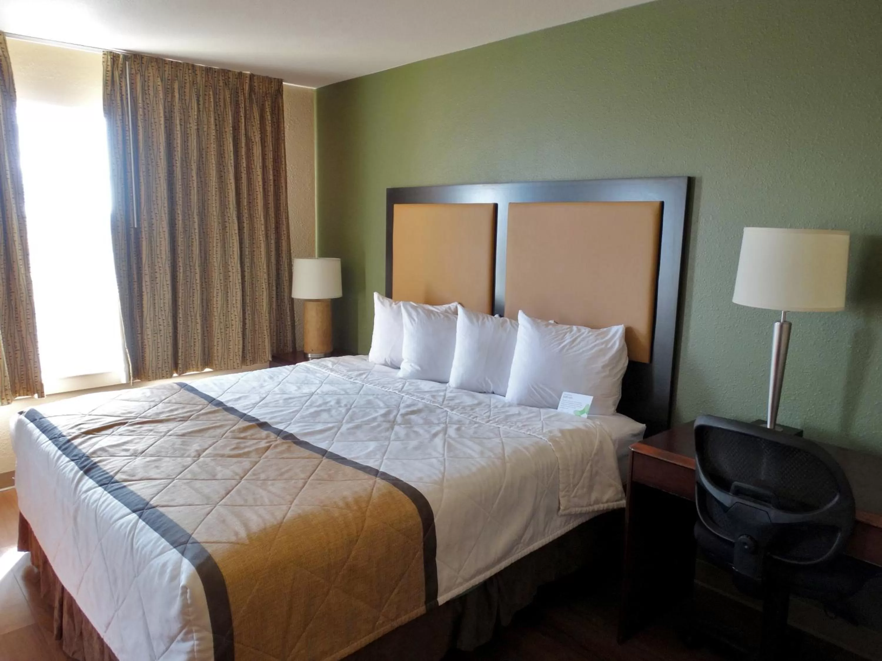 Bed in Extended Stay America Suites - Austin - North Central