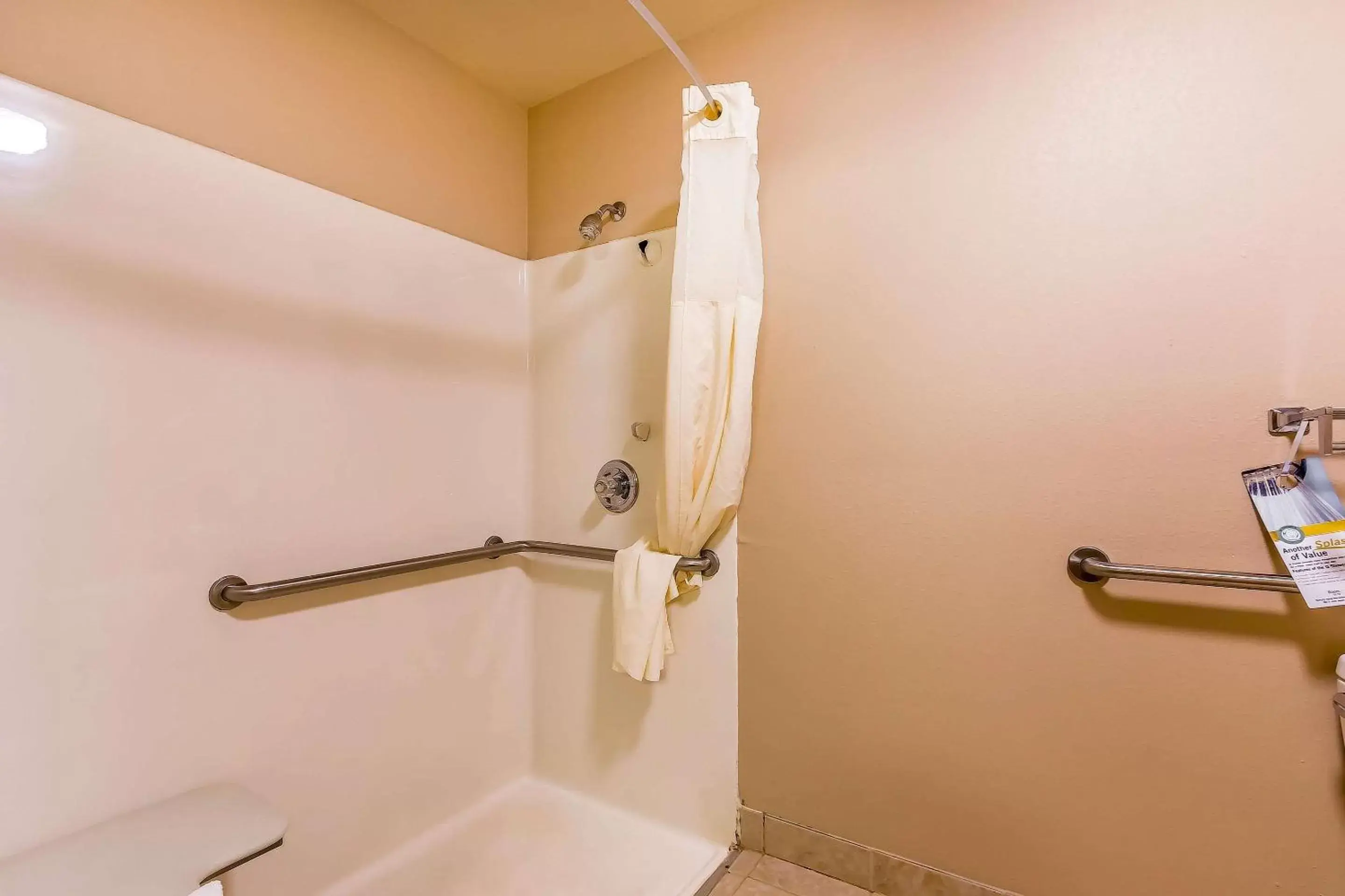 Bathroom in Quality Inn & Suites Chesterfield Village